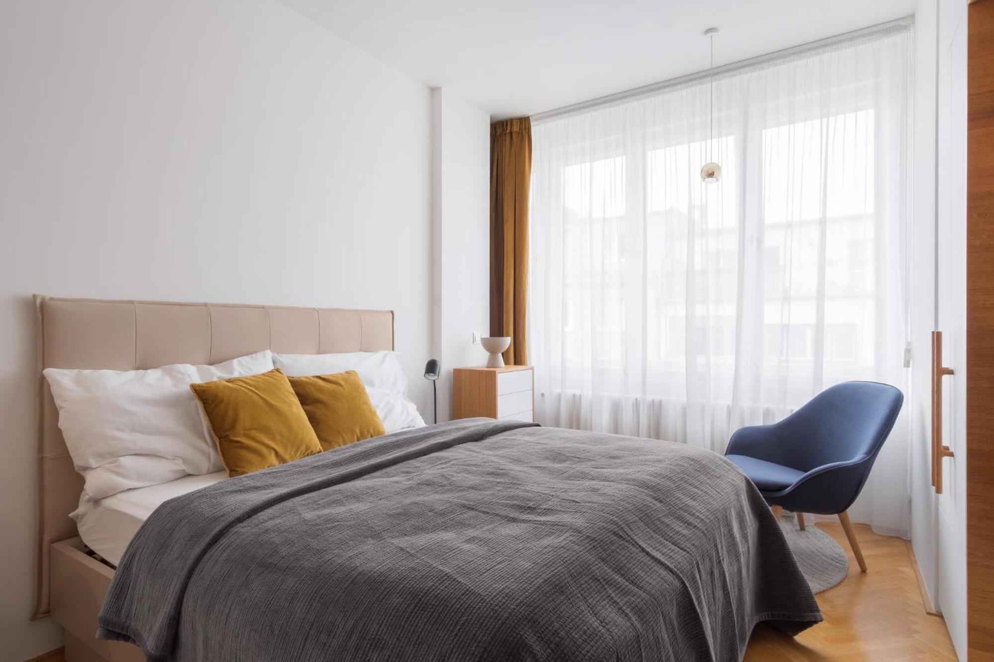 Days - Luxury In Hip Area - 