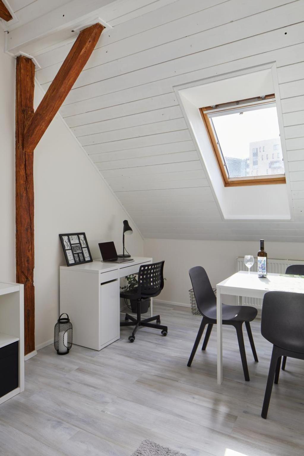 Days - Bright - Fast Wifi - Quiet Area