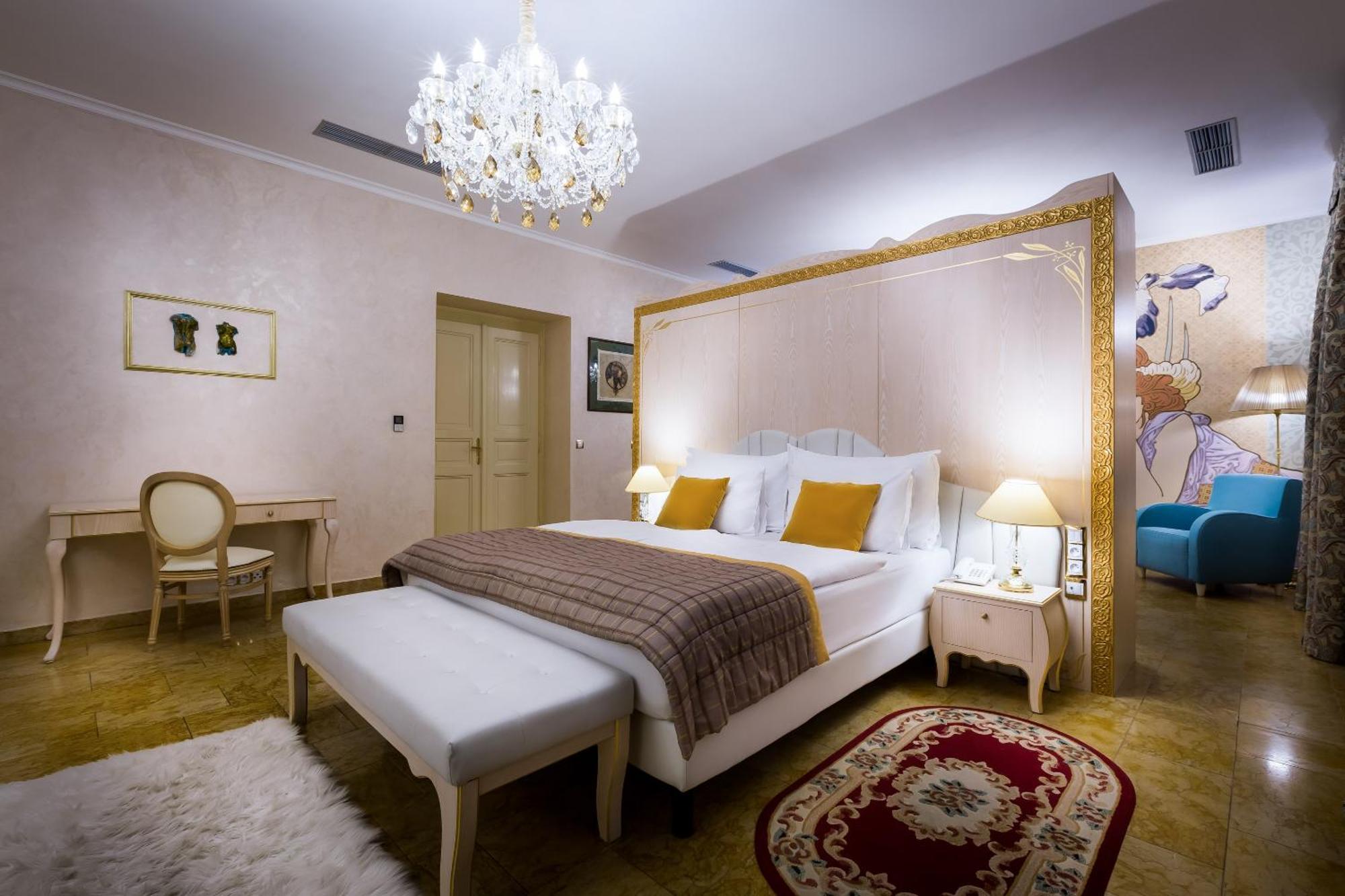 Caruso Old Town 4*