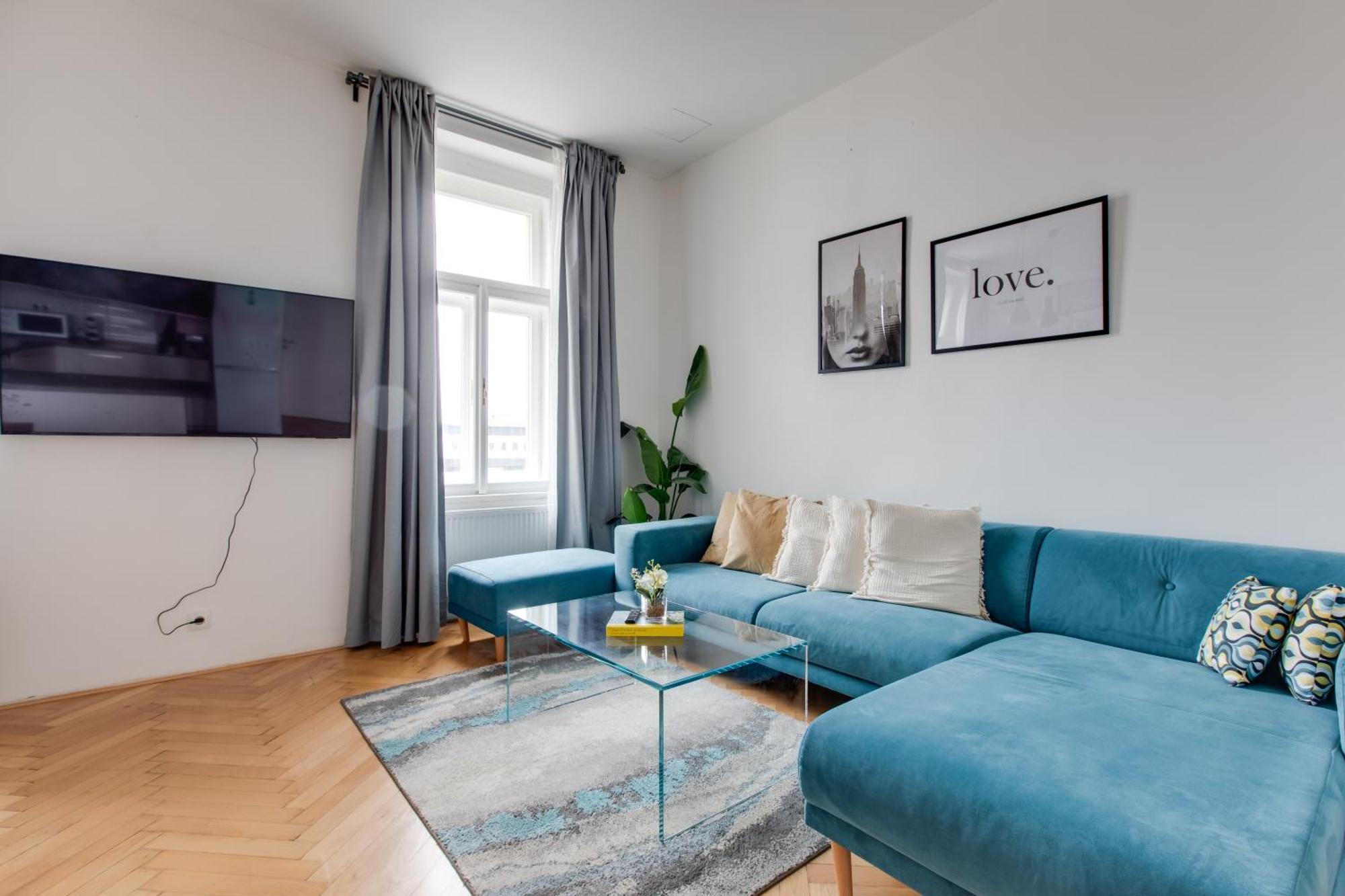 Stylish Quiet 2bds Flat Letna Park - U14