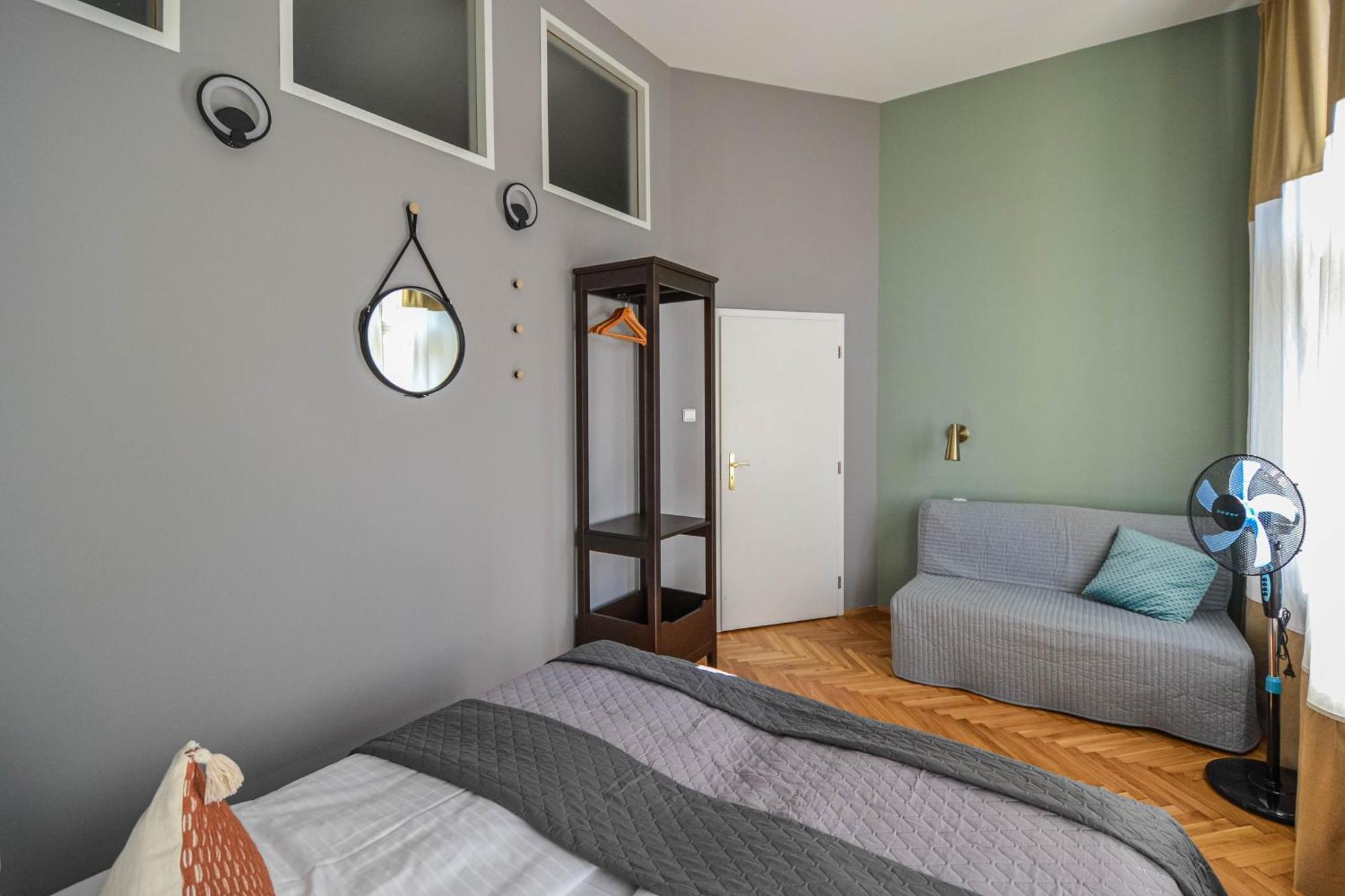 Celebration Flat By Ruterra