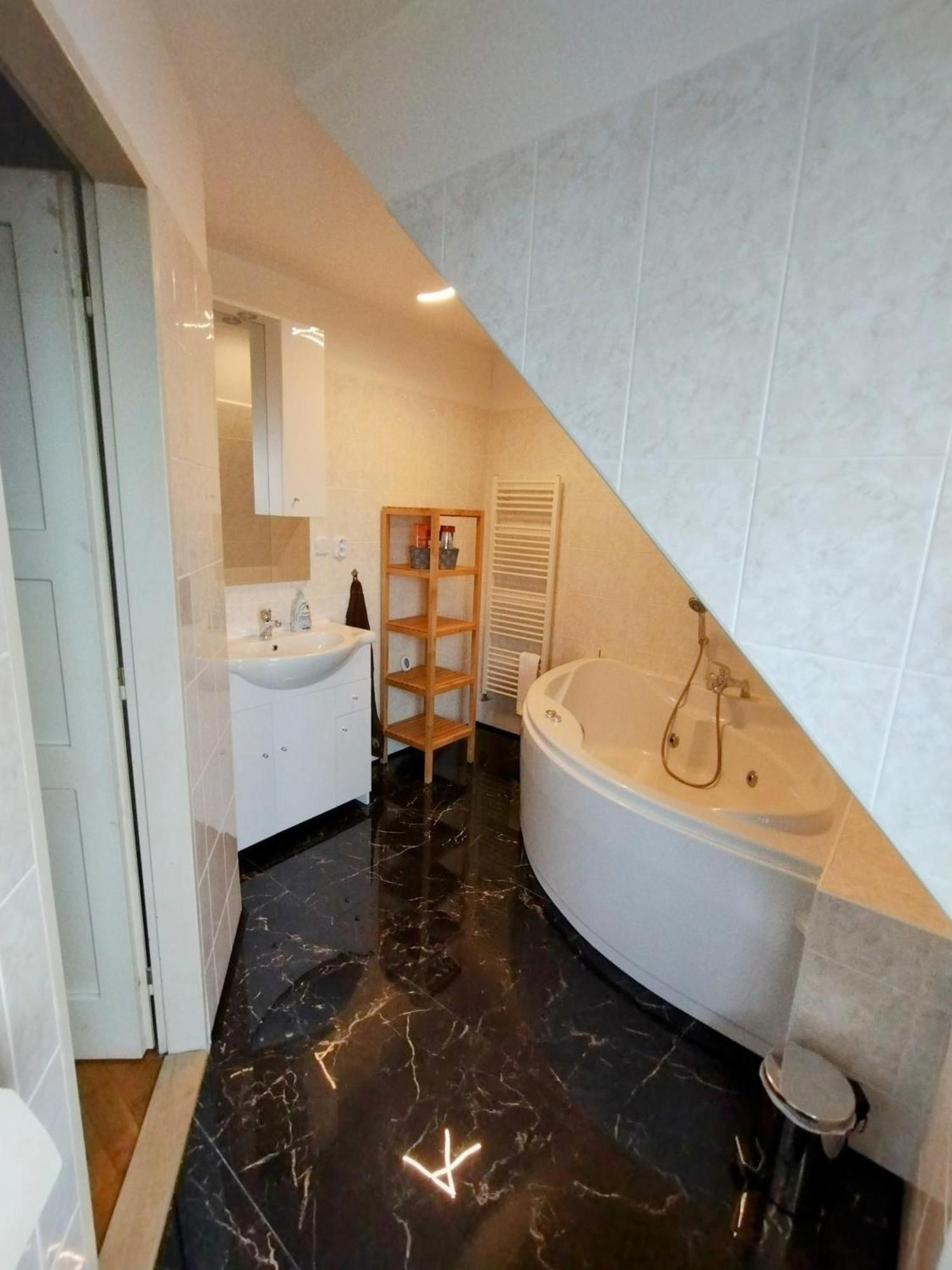 Duplex With Garden * Prag