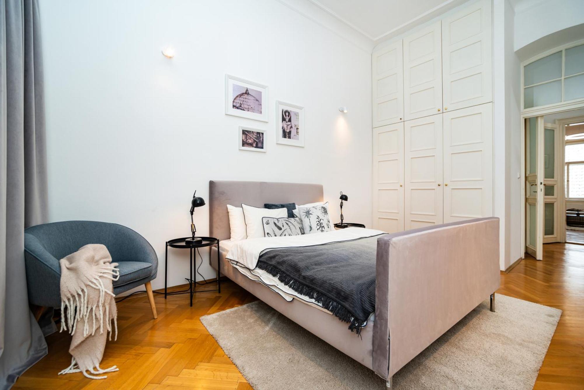 Spacious Two-bedroom In Old Town * Prag