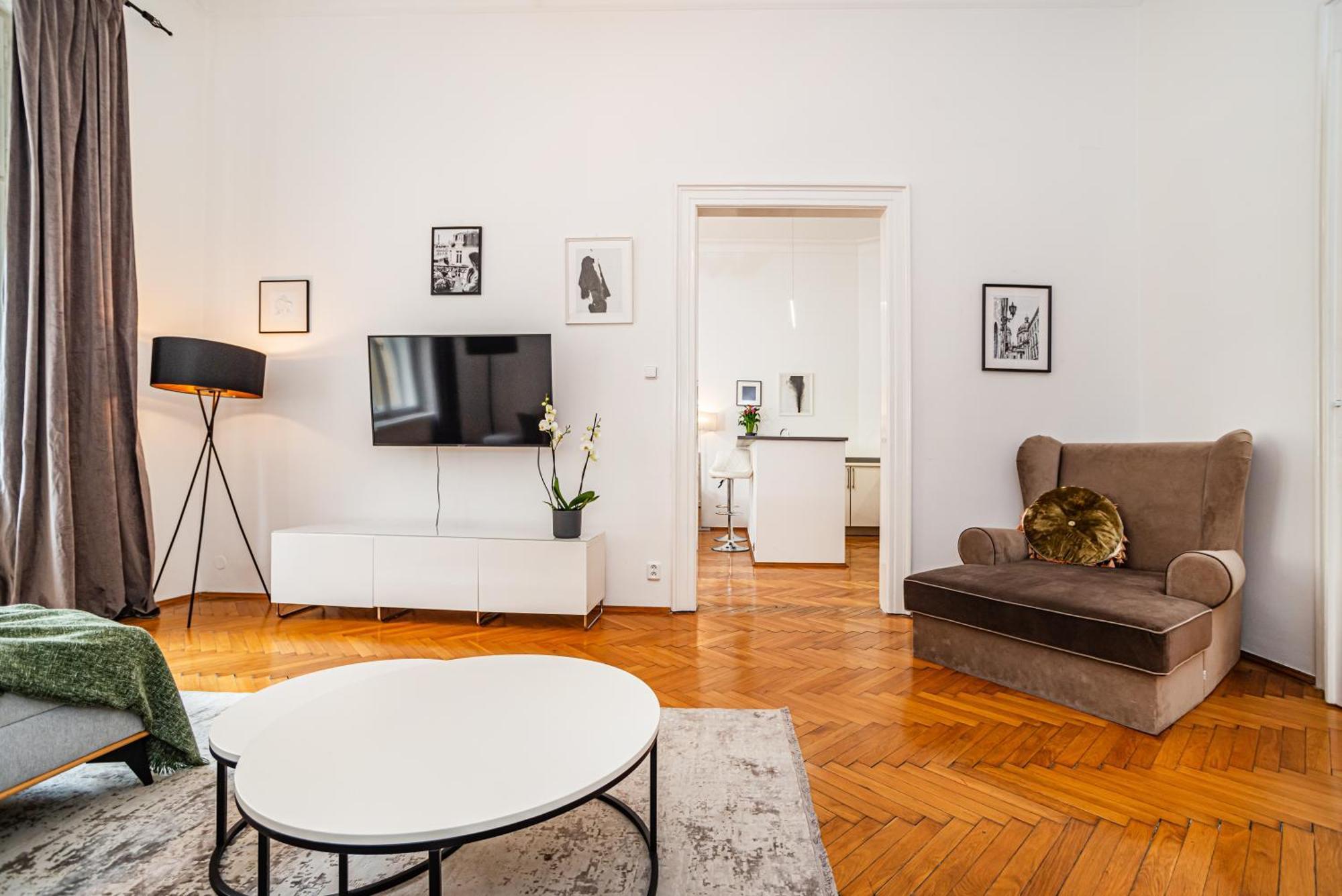 Spacious Two-bedroom In Old Town Lägenhet Prag