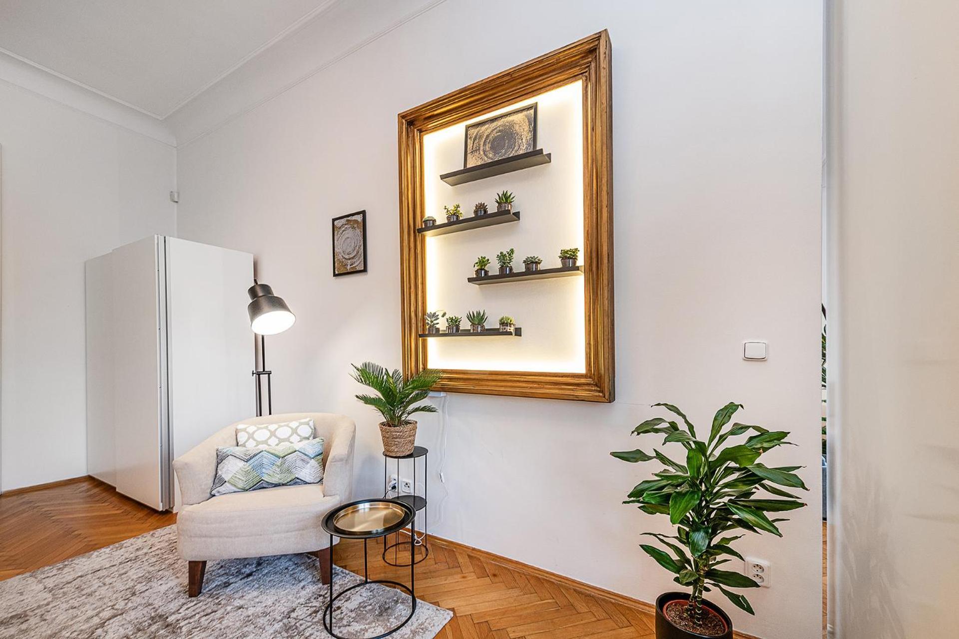 Lägenhet Spacious Two-bedroom In Old Town Prag