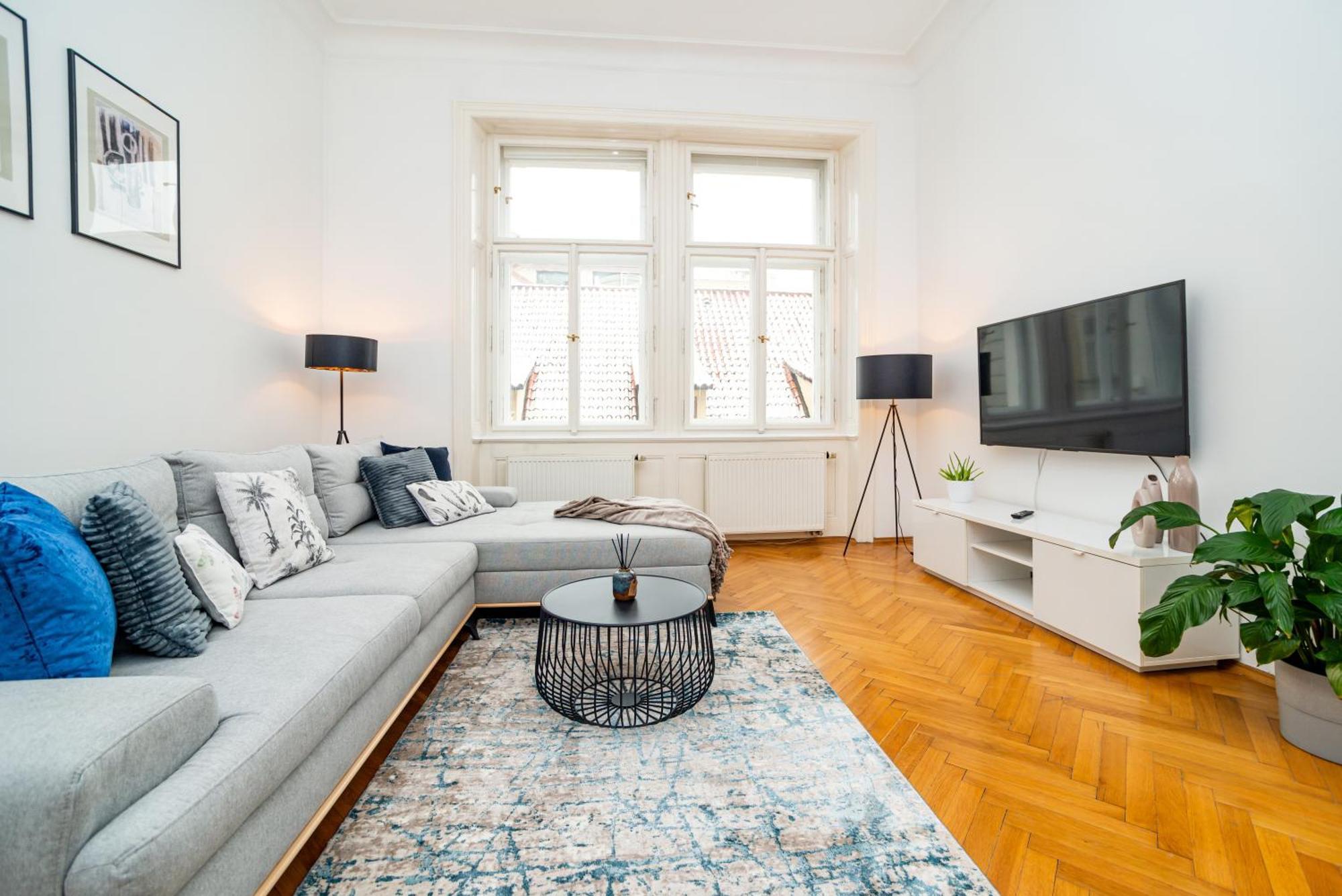 Spacious Two-bedroom In Old Town * Prag