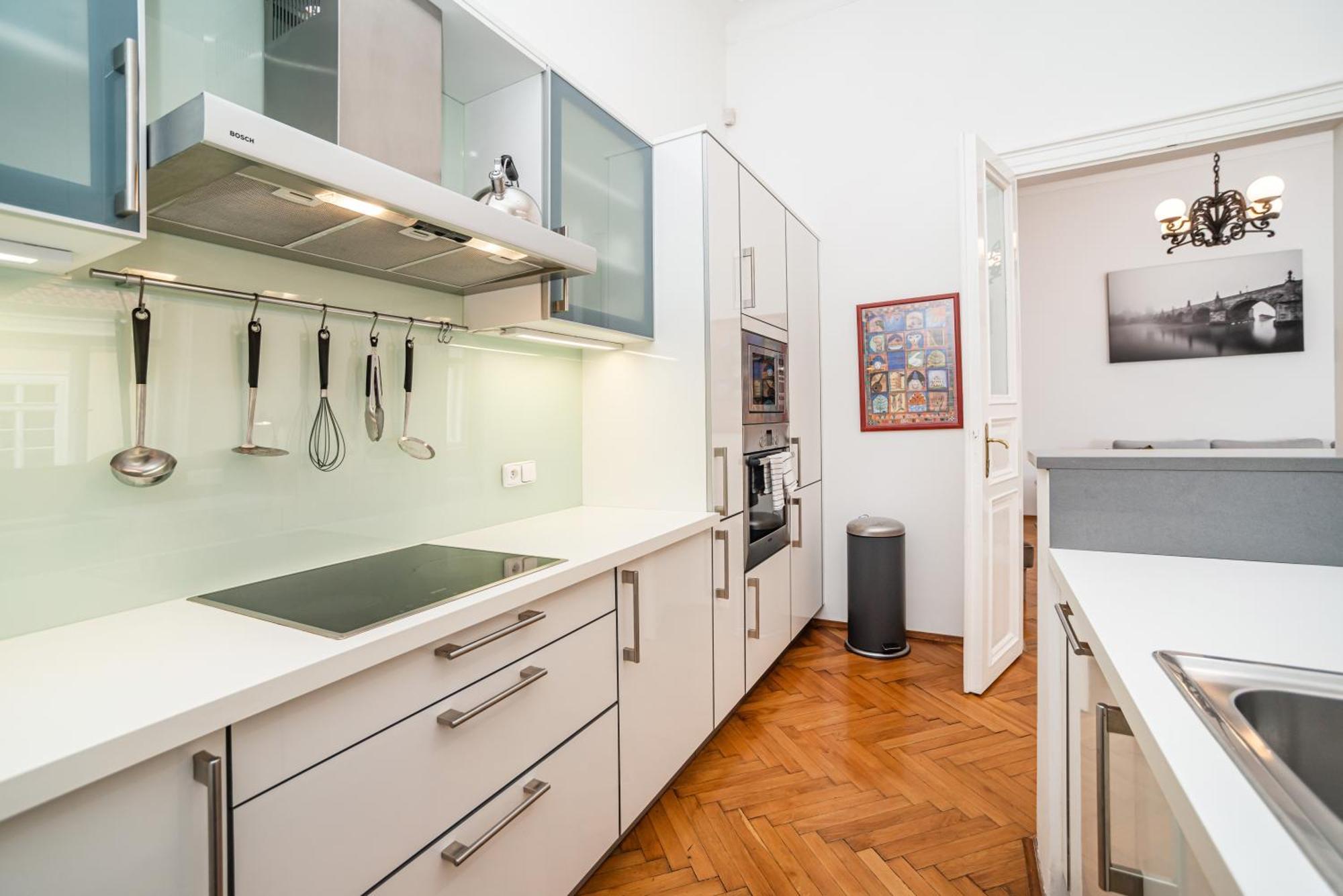 Spacious Two-bedroom In Old Town Prag