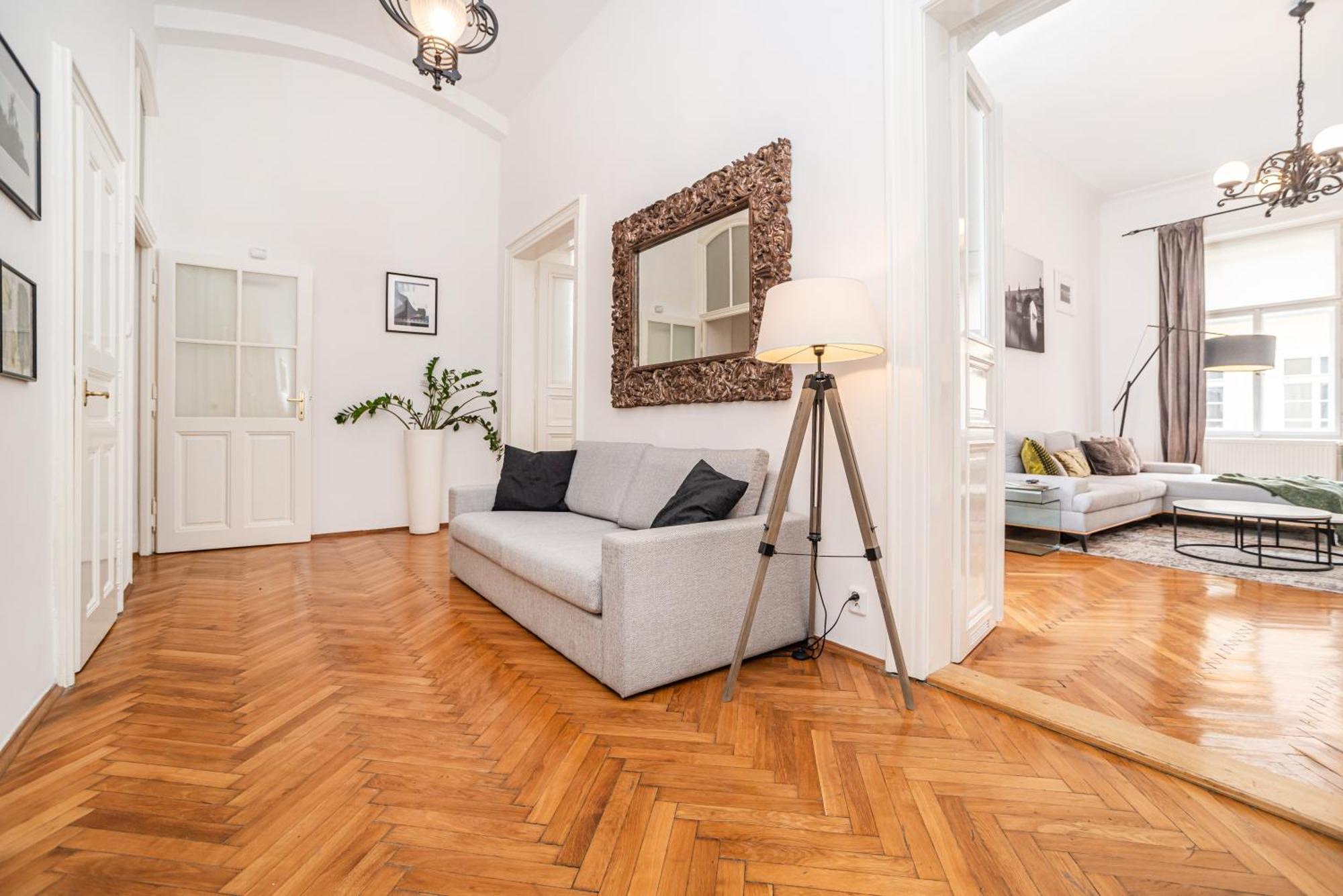 Spacious Two-bedroom In Old Town * Prag