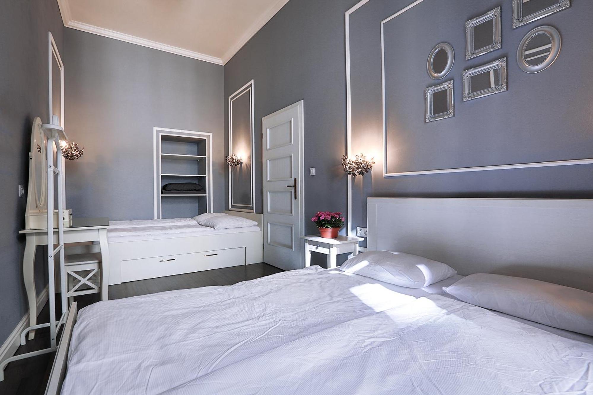 Two-bedroom Haven In The Old Town *