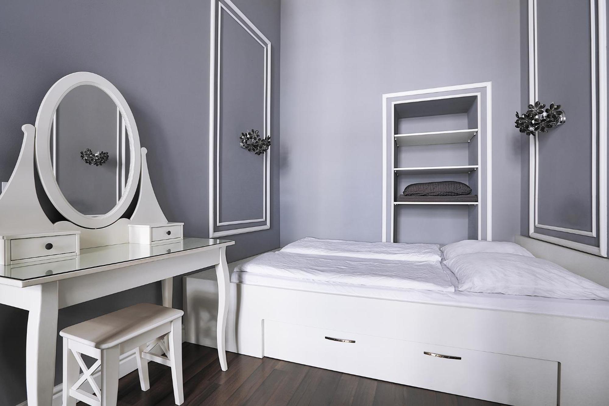 Two-bedroom Haven In The Old Town Apartment *