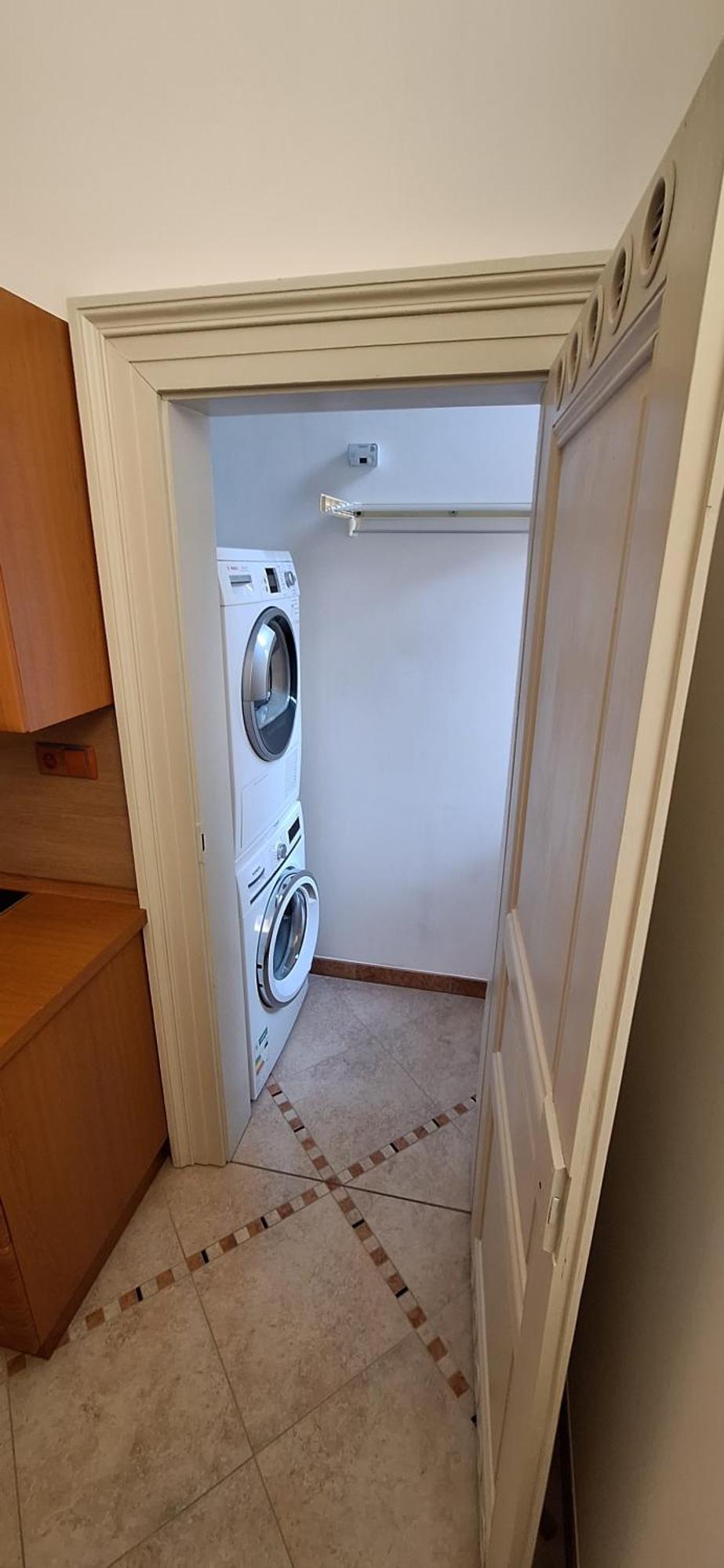 Apartment Center Thomas *