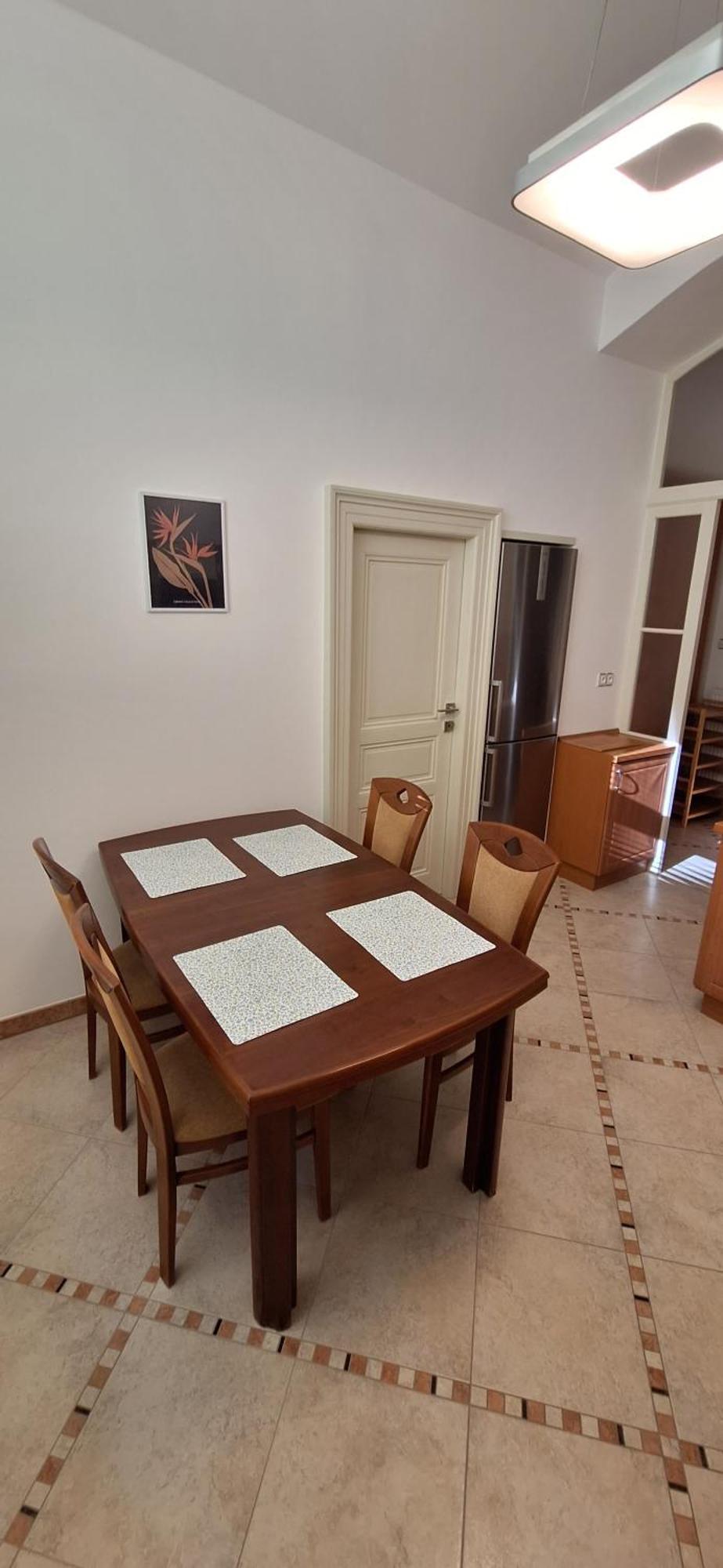 Center Thomas Apartment *