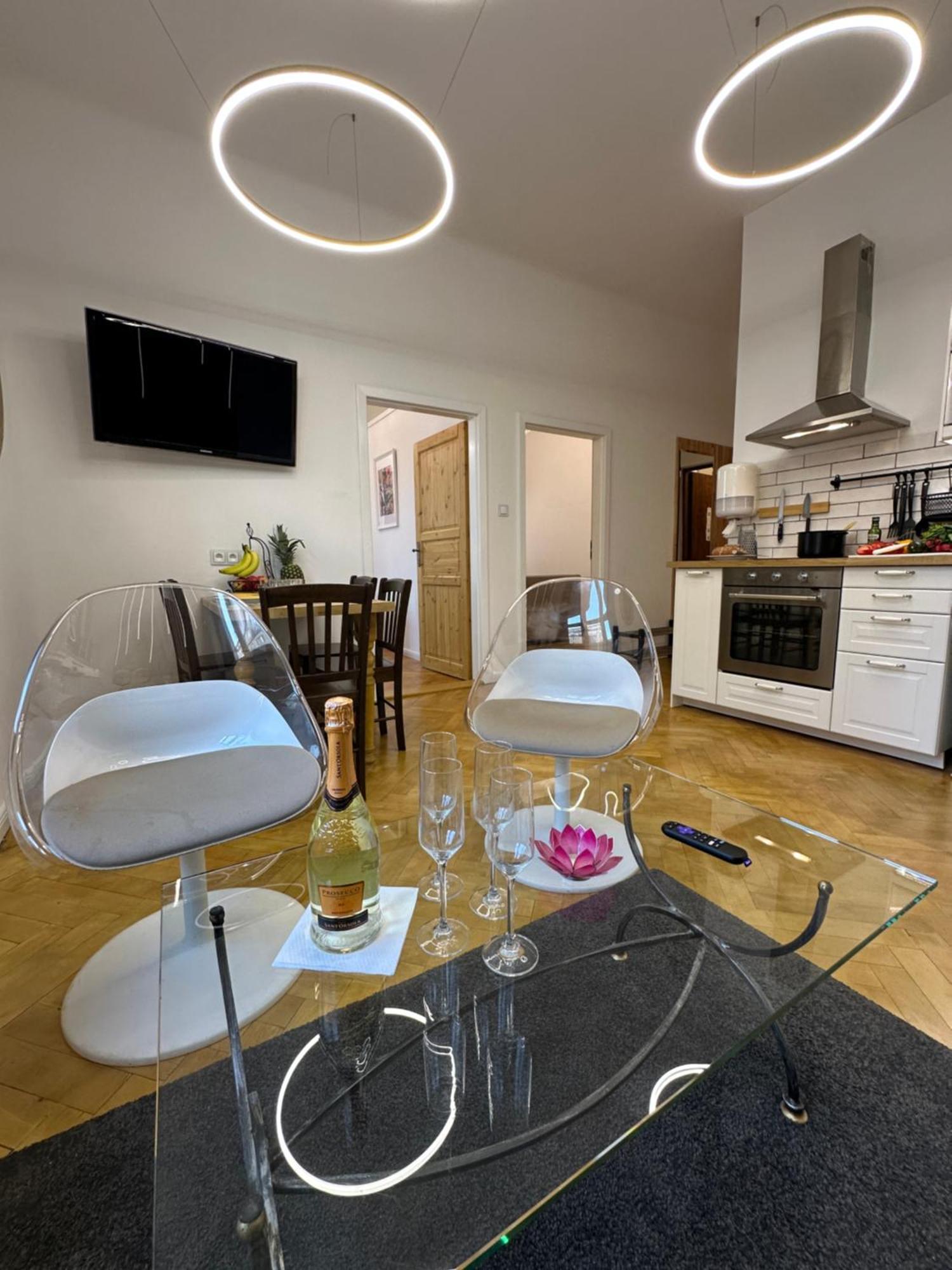 Karlin Oasis 2-bedroom Apartmán *