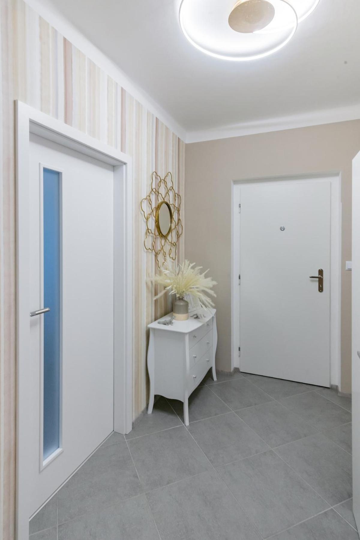 Pastel Art Deco 3bdr Ruterra Lejlighed *