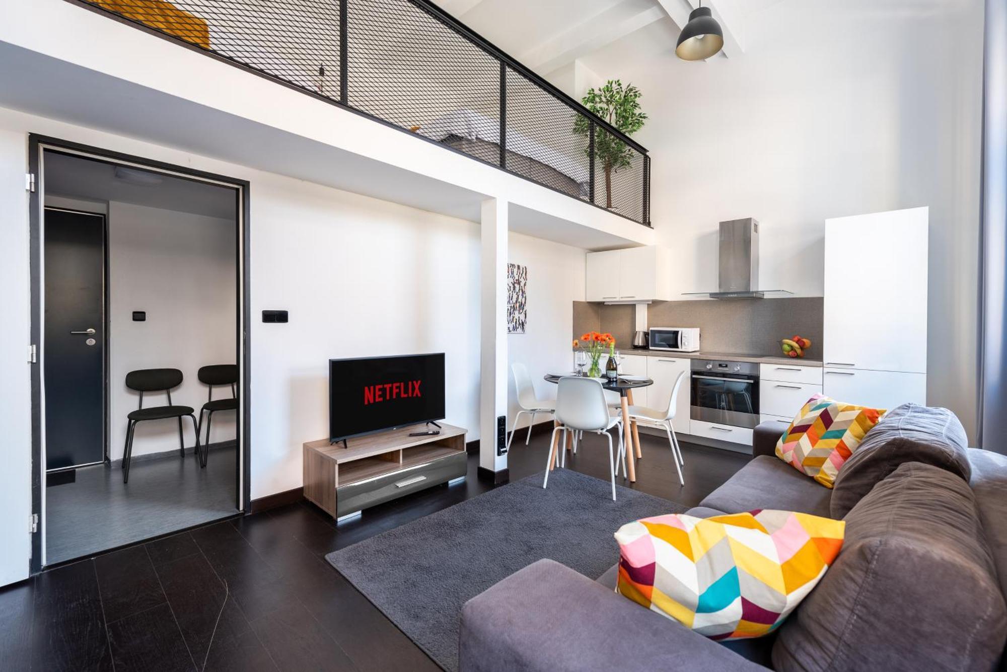 Loft Spacious In