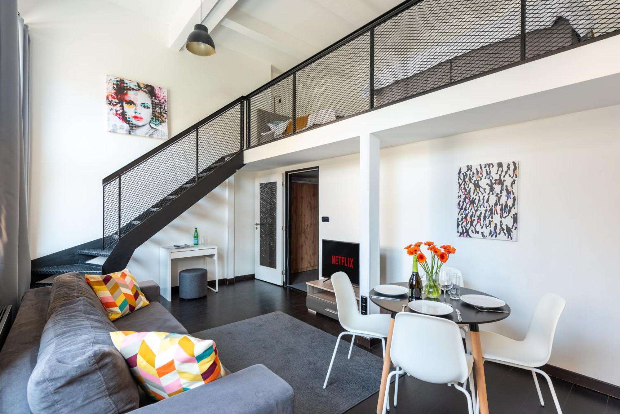 Apartment Loft Spacious In Prag