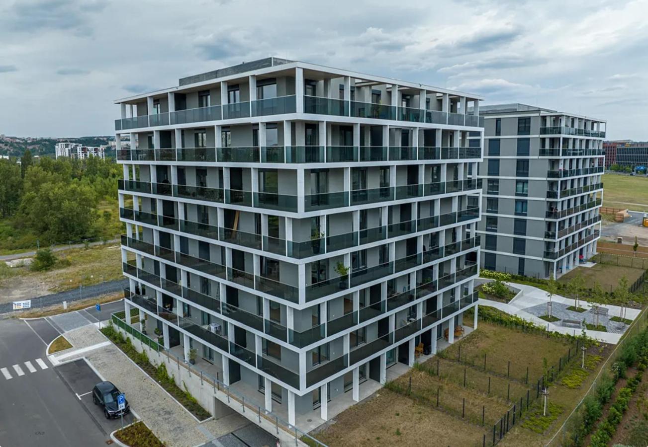 New Studio, King Bed, Free Parking, Terrace * Prag
