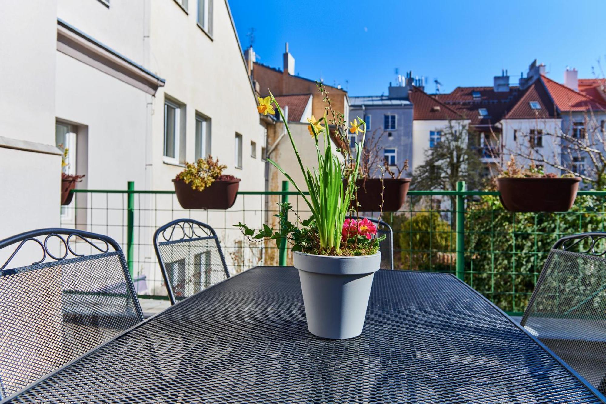 Lägenhet Cozy With Terrace Near Castle *