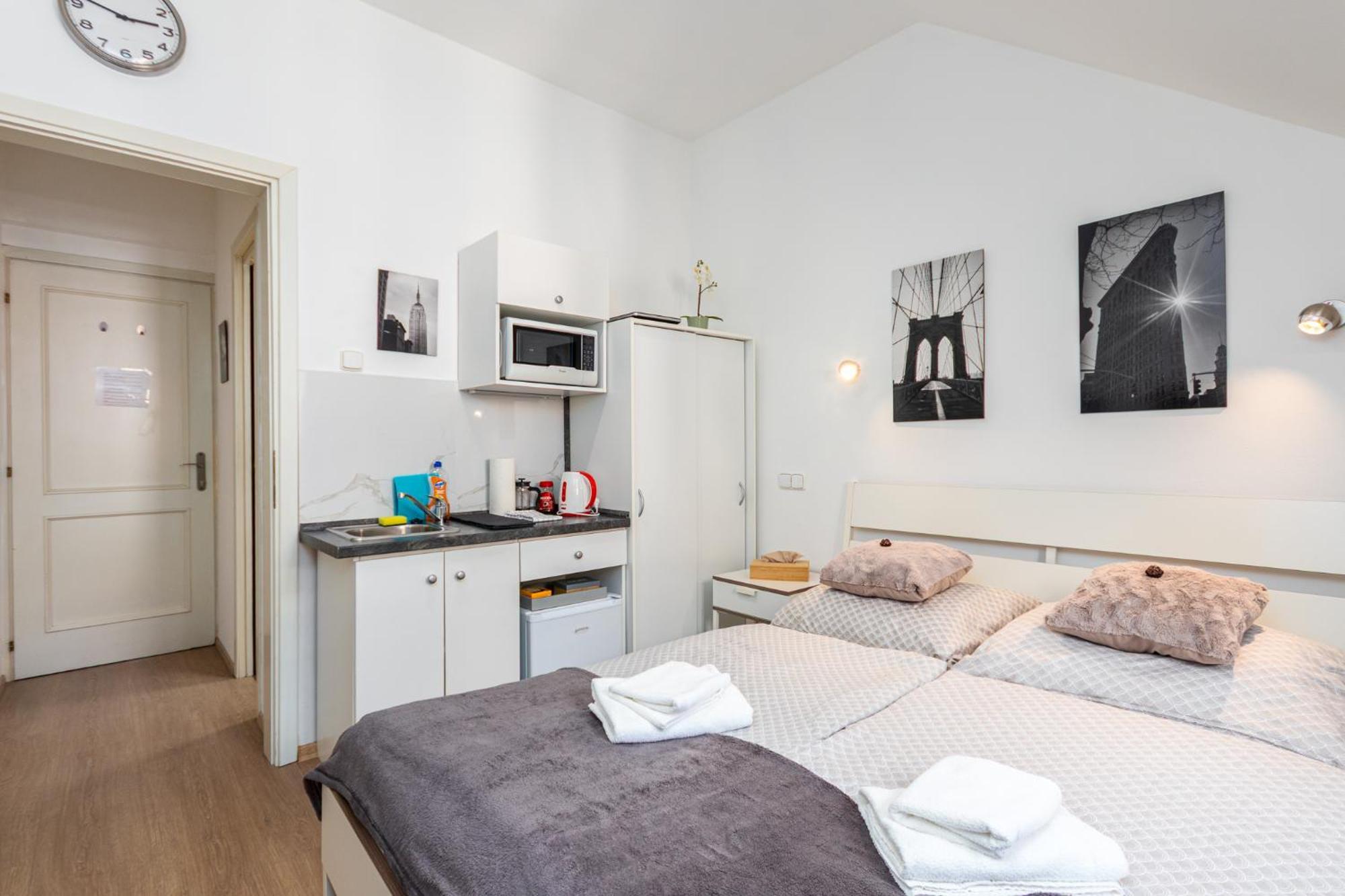 Pensionat Private Retreat Close To Stations In 3