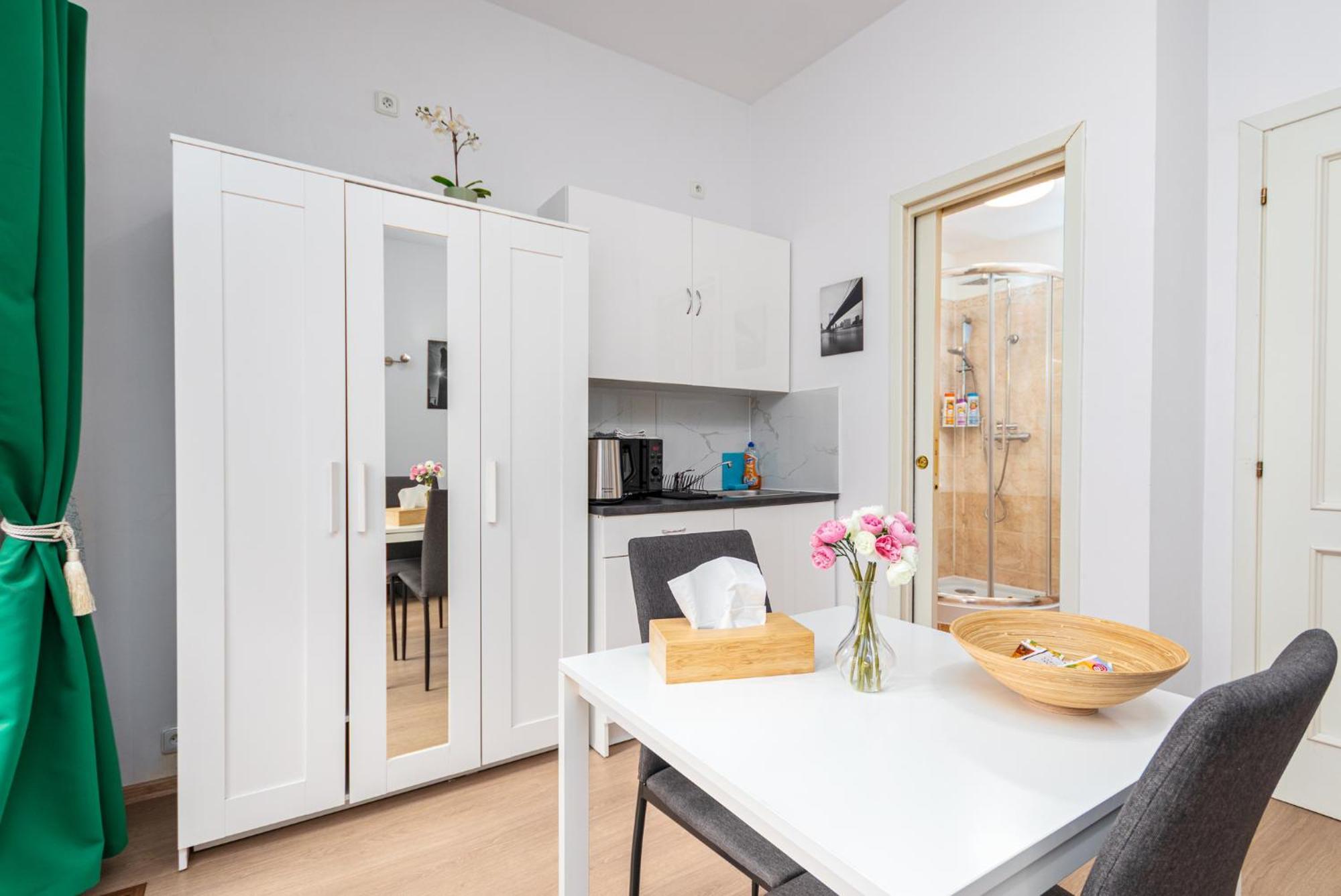 Private Retreat Close To Stations In 3 * Prag