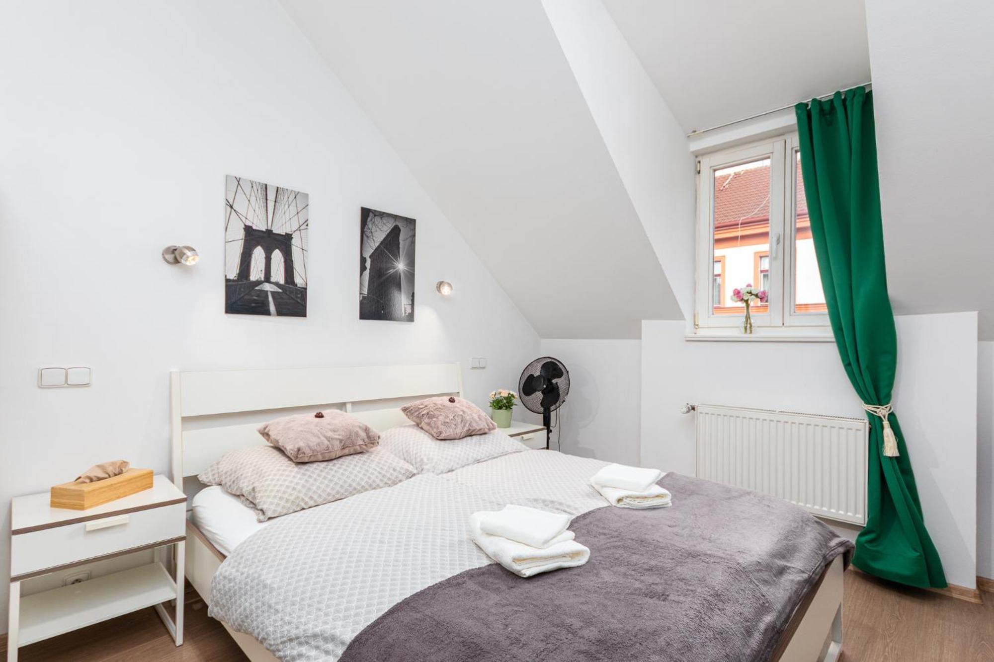 Private Retreat Close To Stations In 3