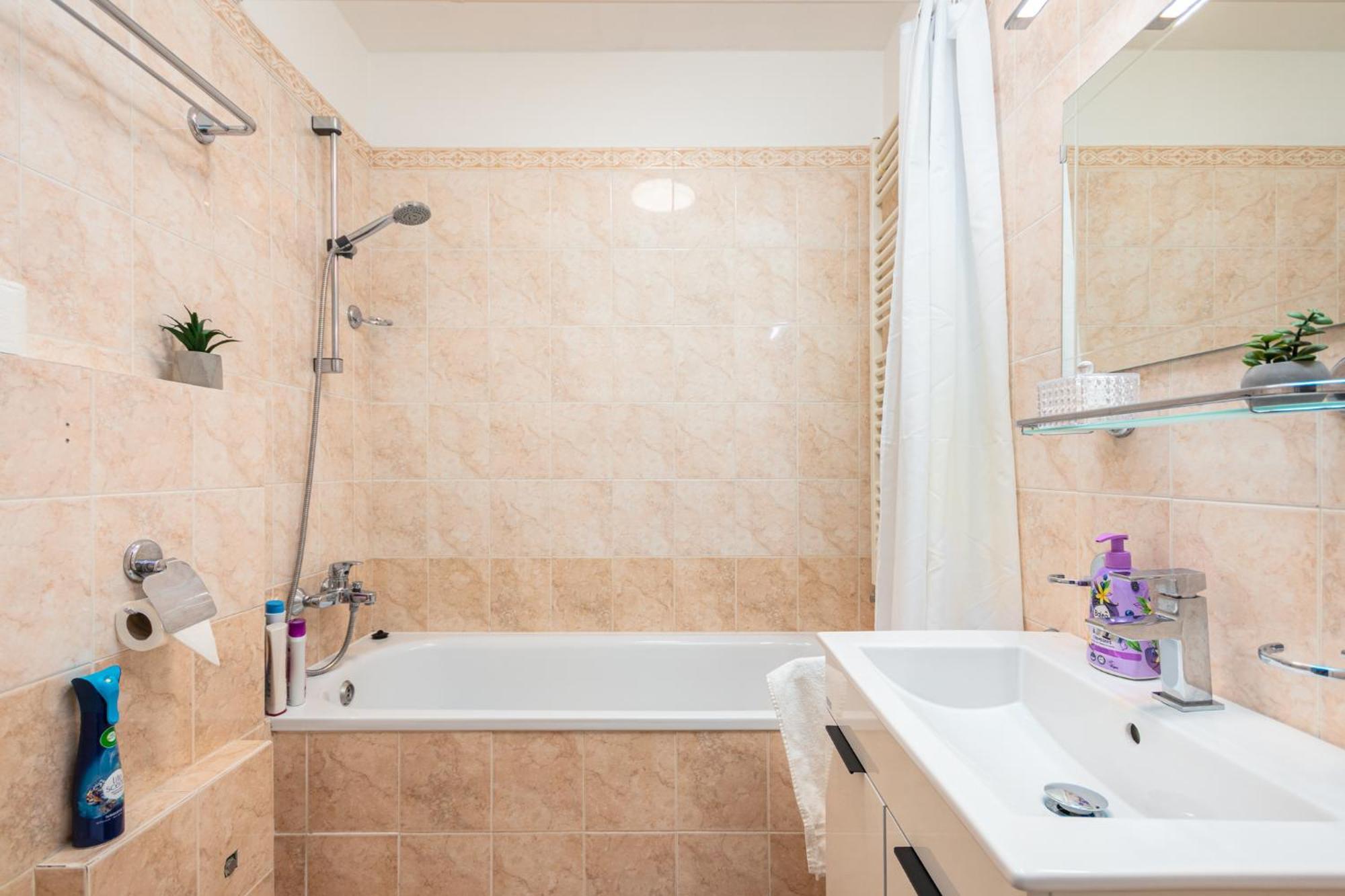 Pensionat Private Retreat Close To Stations In 3 Prag