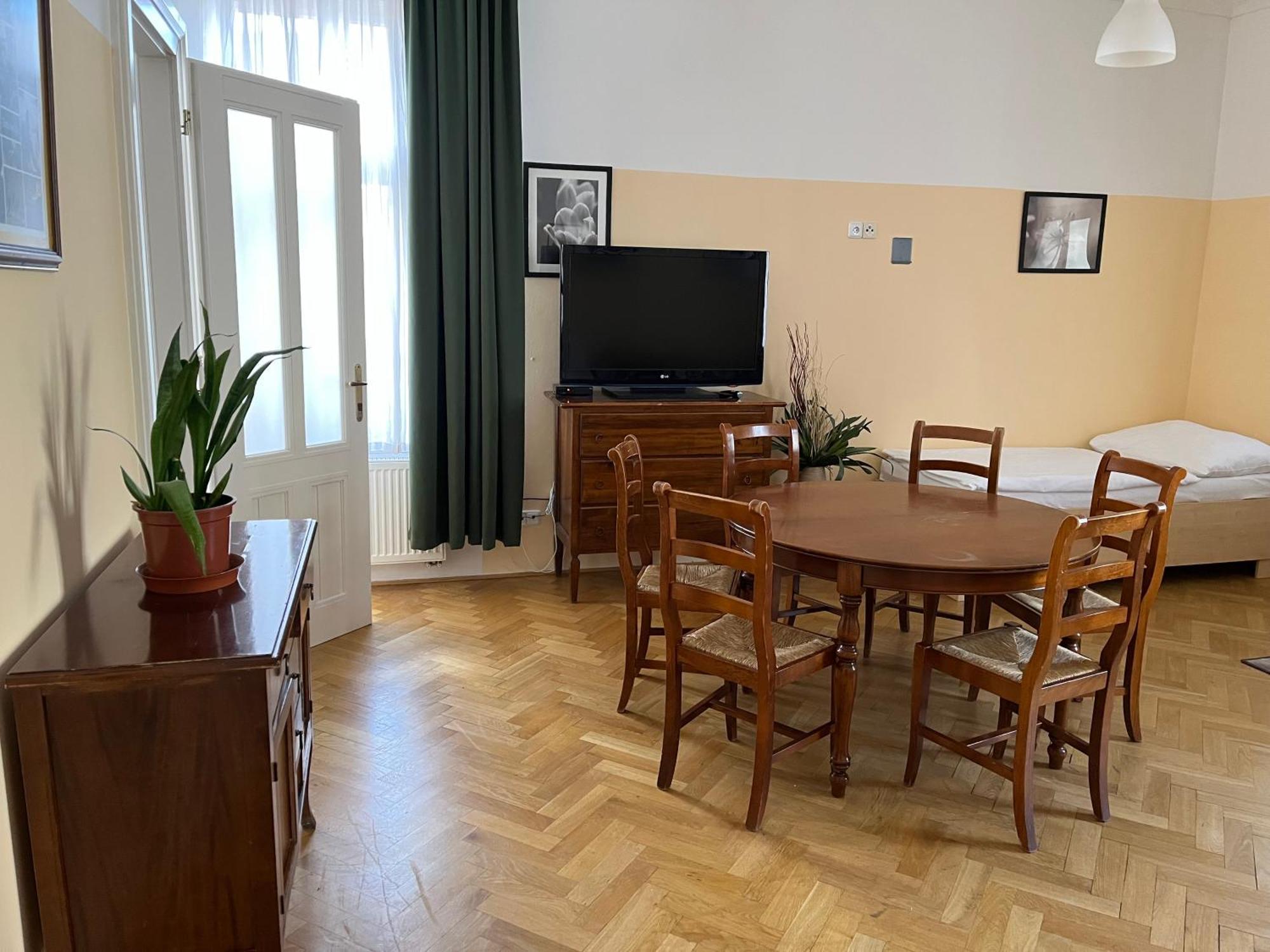 Apartment U Vejvodu Prague