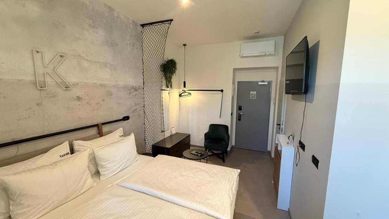 Honest Karlin Aparthotel