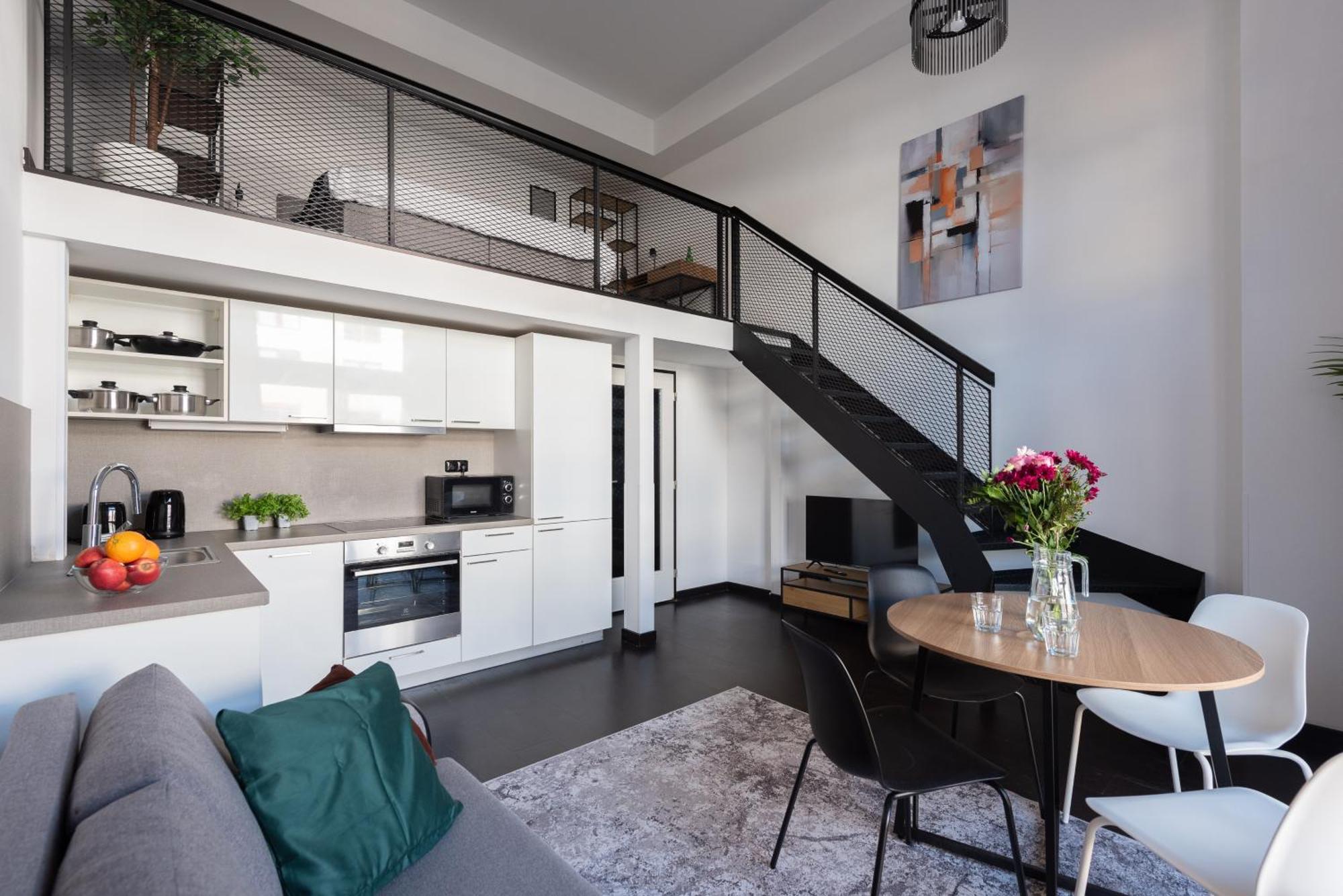 Loft Spacious In *