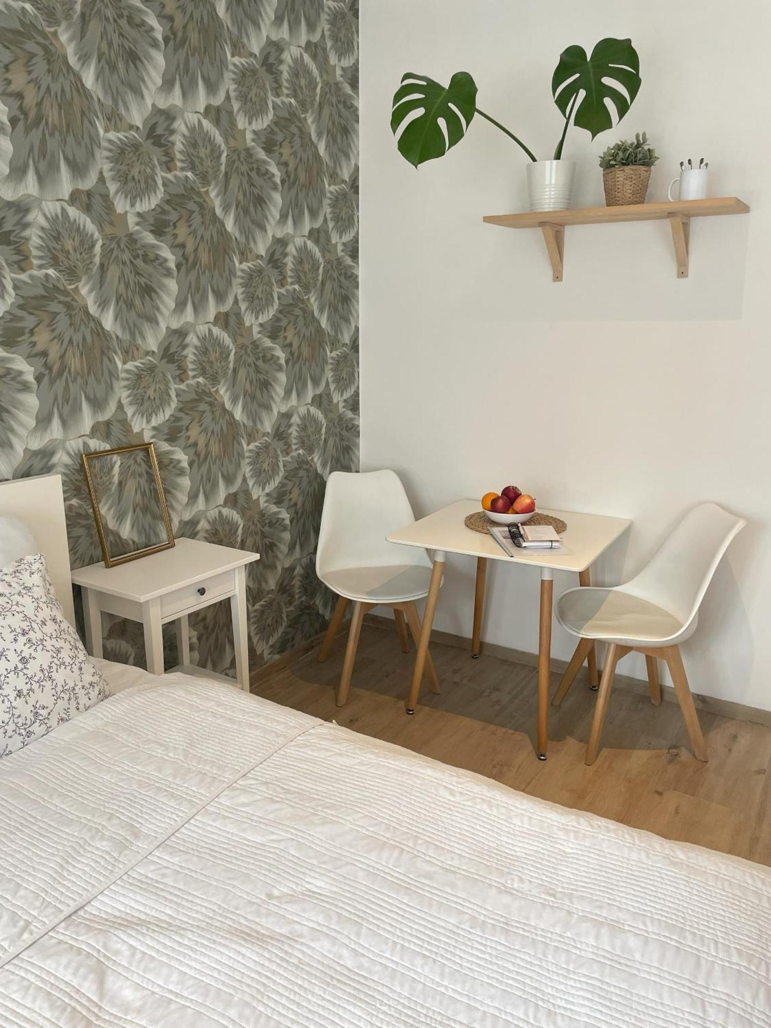 100 Apartment Prag