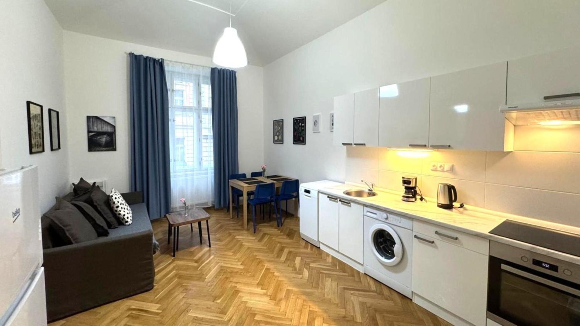 Side Street Apartment Prag