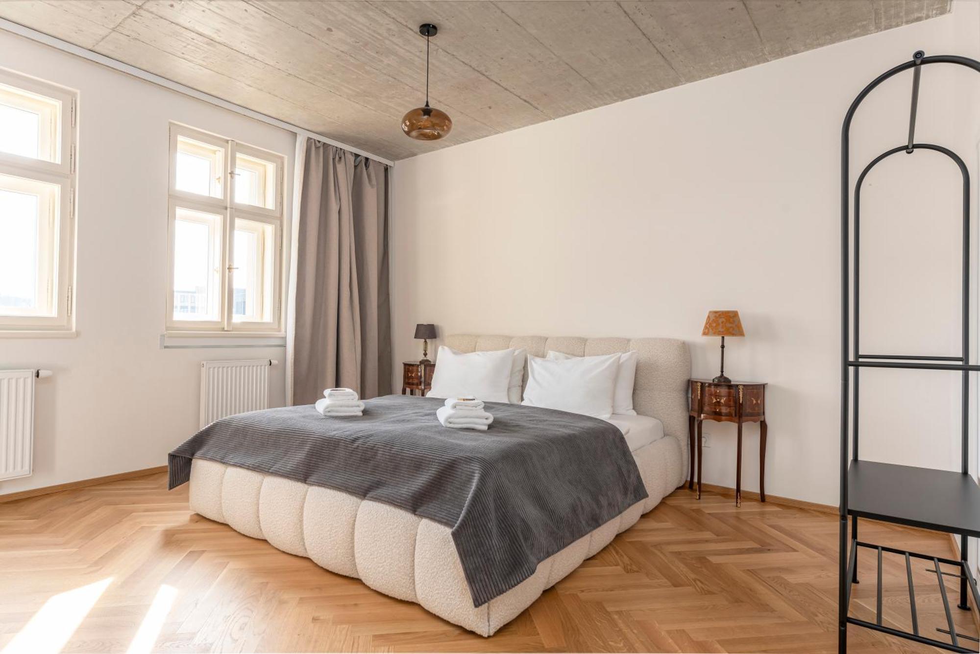 Visit Oomph * Prag