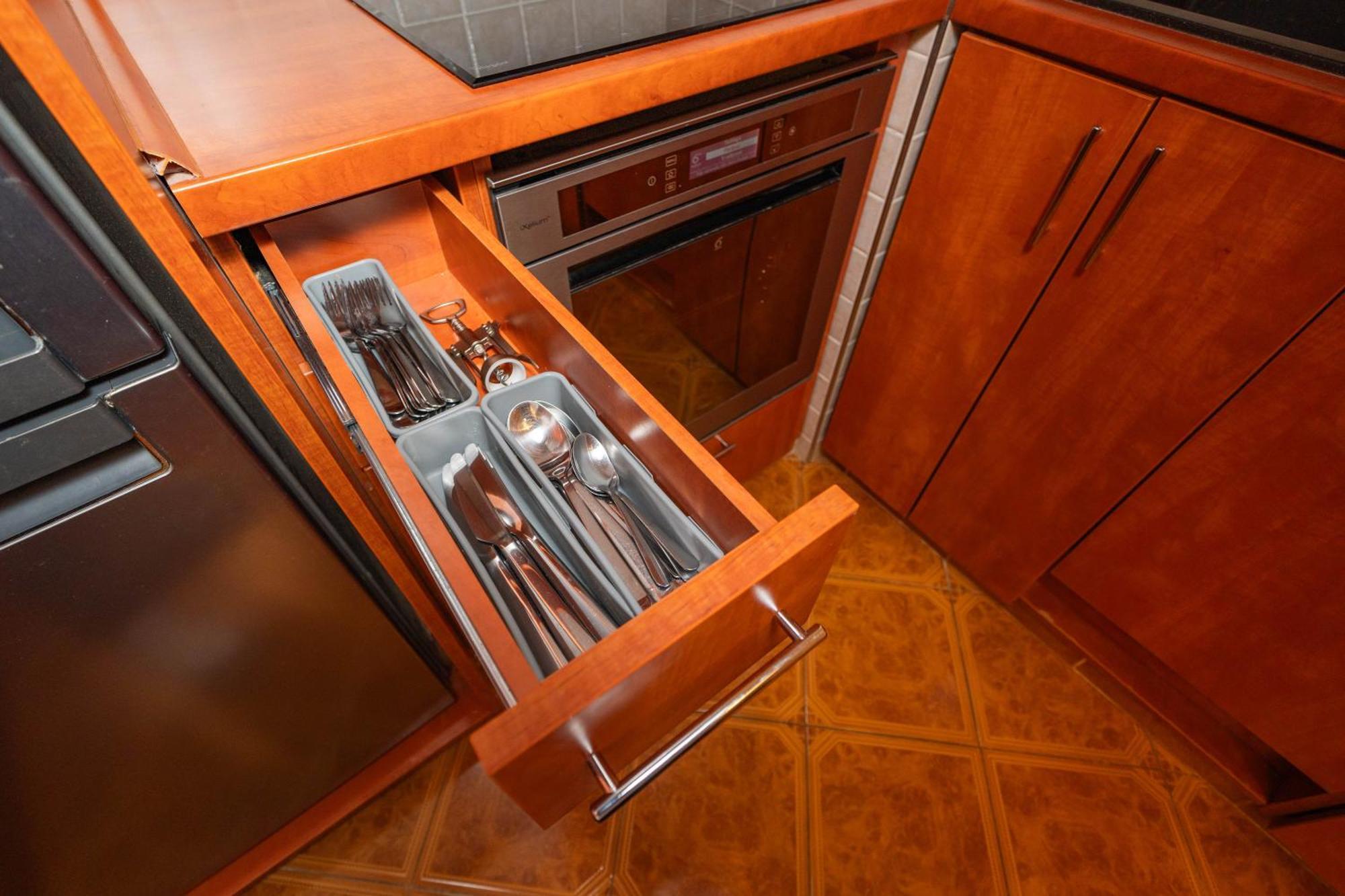 Apartment 6 Bob's - 3 Bedrooms, King Size Beds *