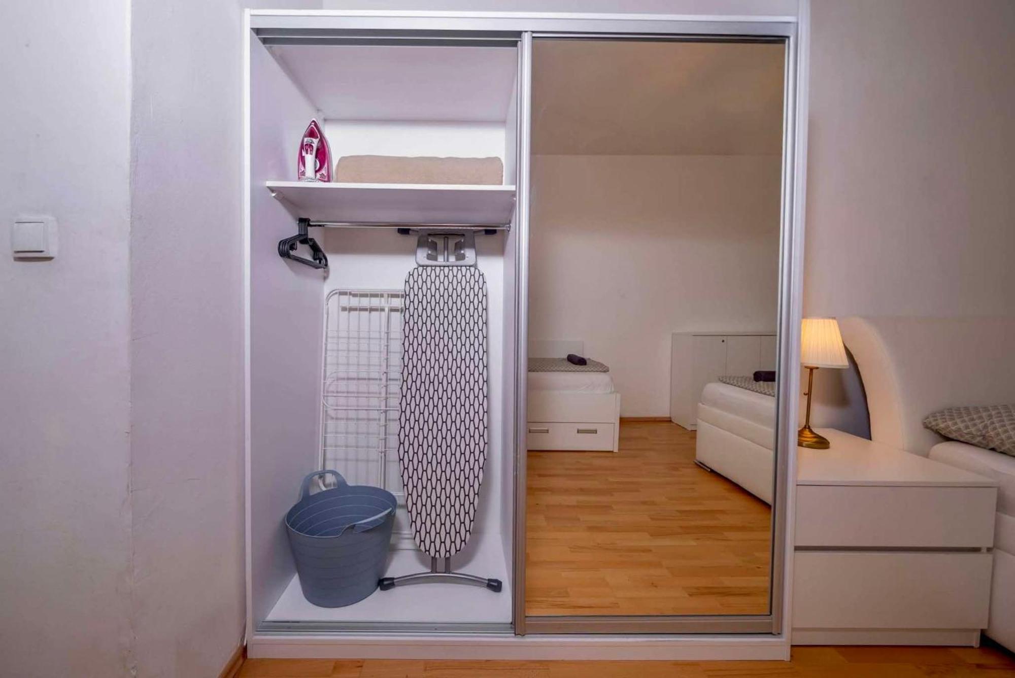 6 Bob's - 3 Bedrooms, King Size Beds