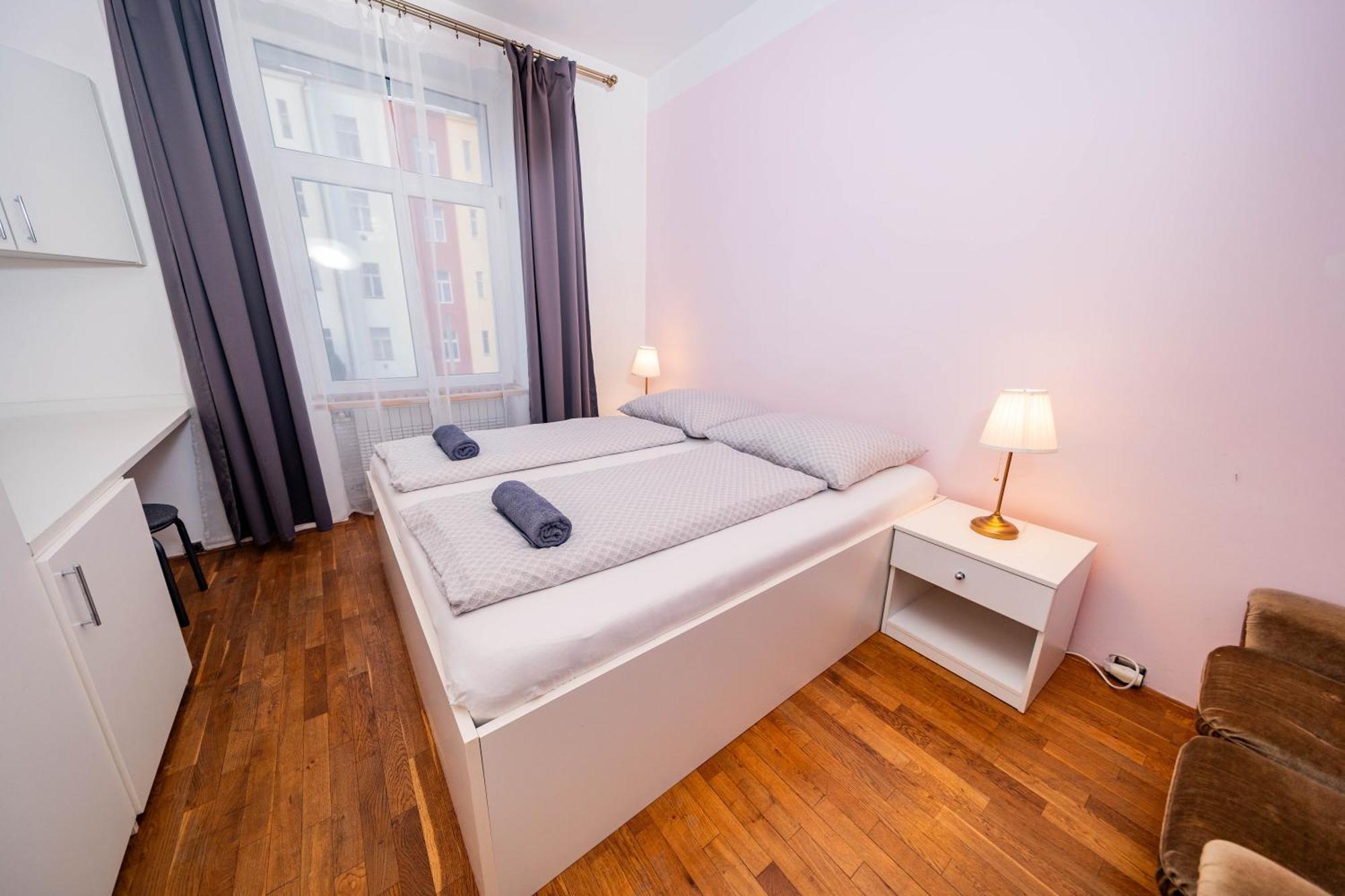 6 Bob's - 3 Bedrooms, King Size Beds