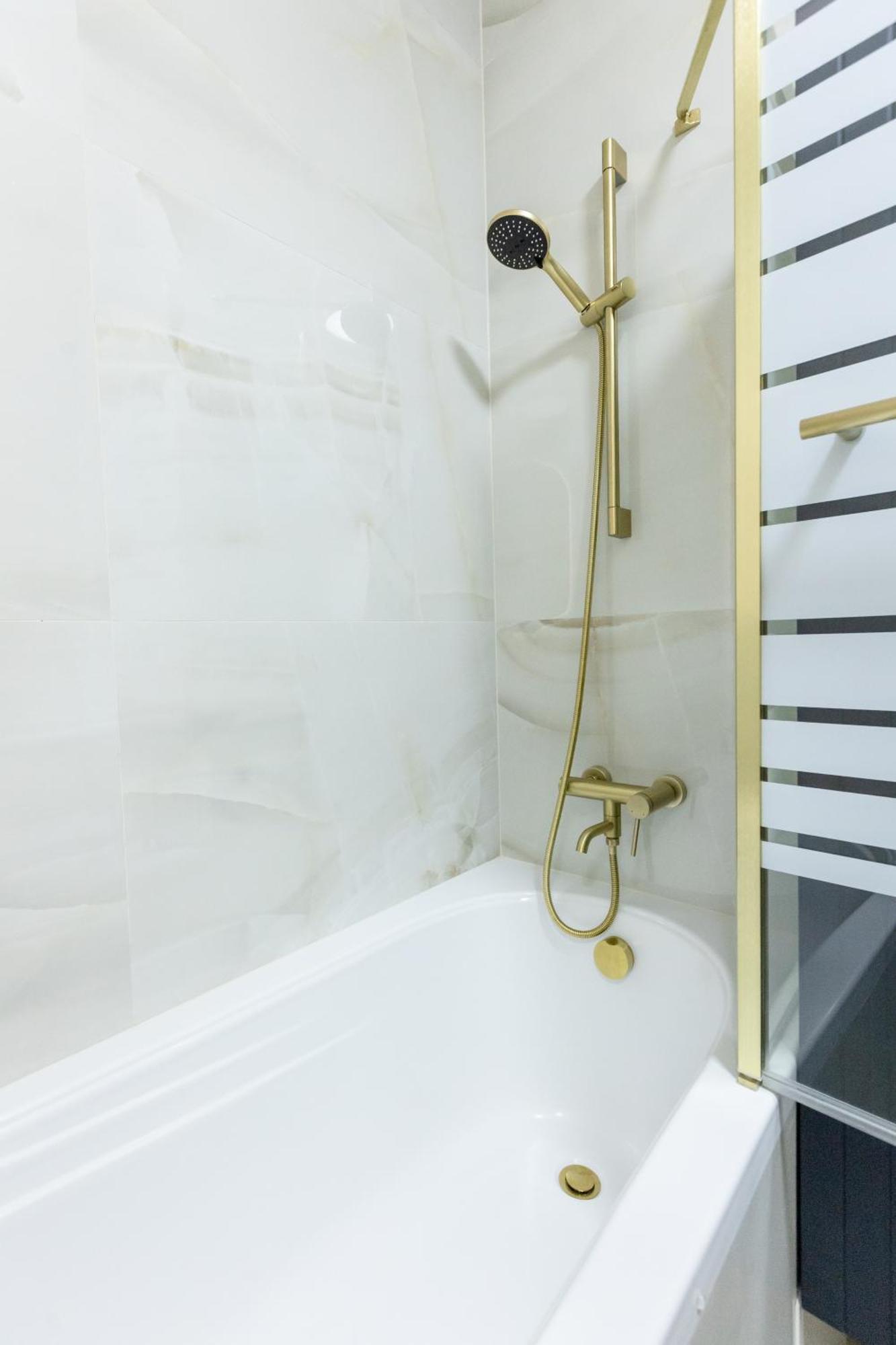Decadent Art Deco Balcony Apartment In Old Town Prag