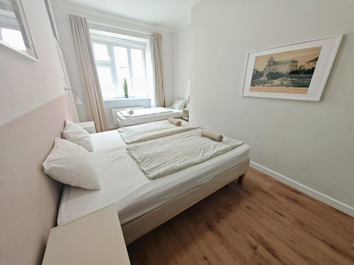 Apartment In Zizkov -201- *