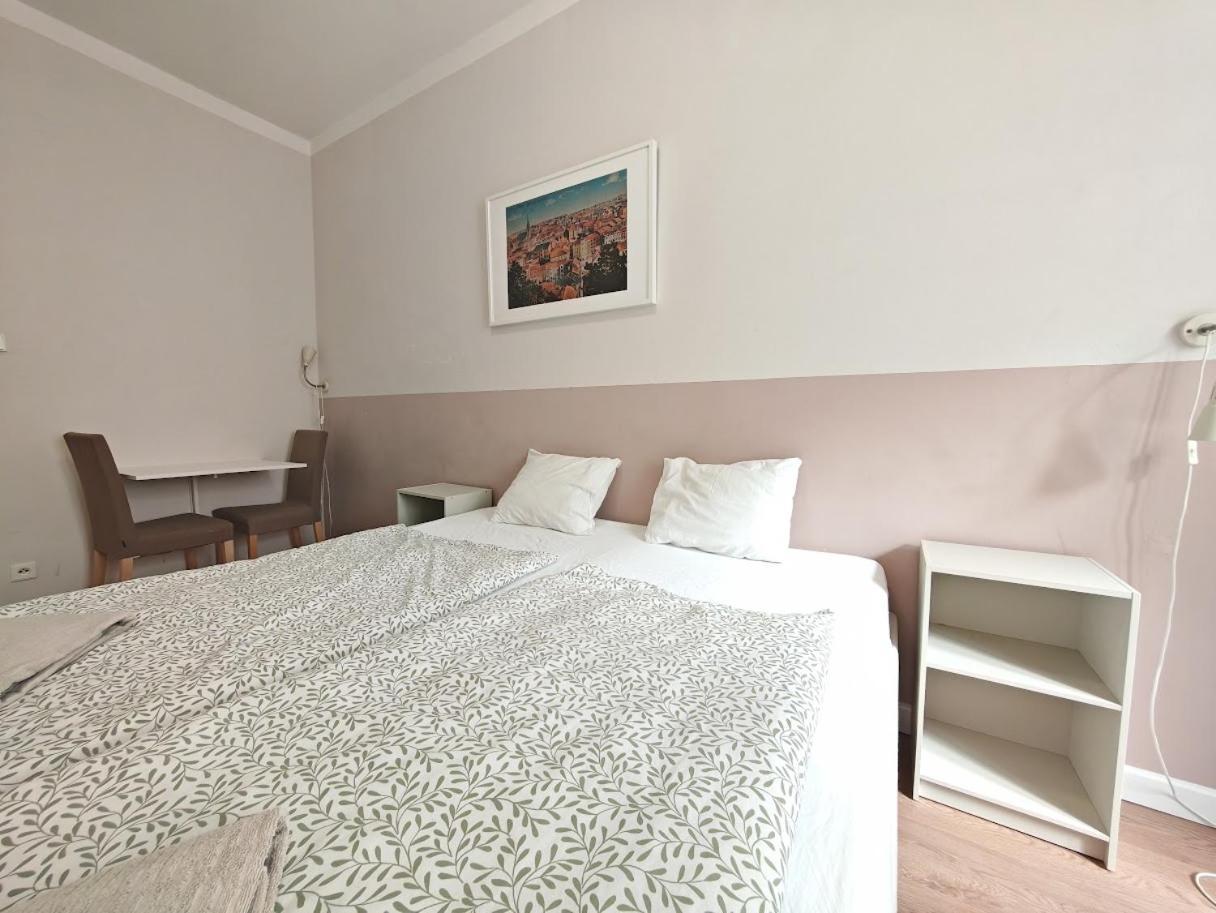 Apartment In Zizkov -201- Prag