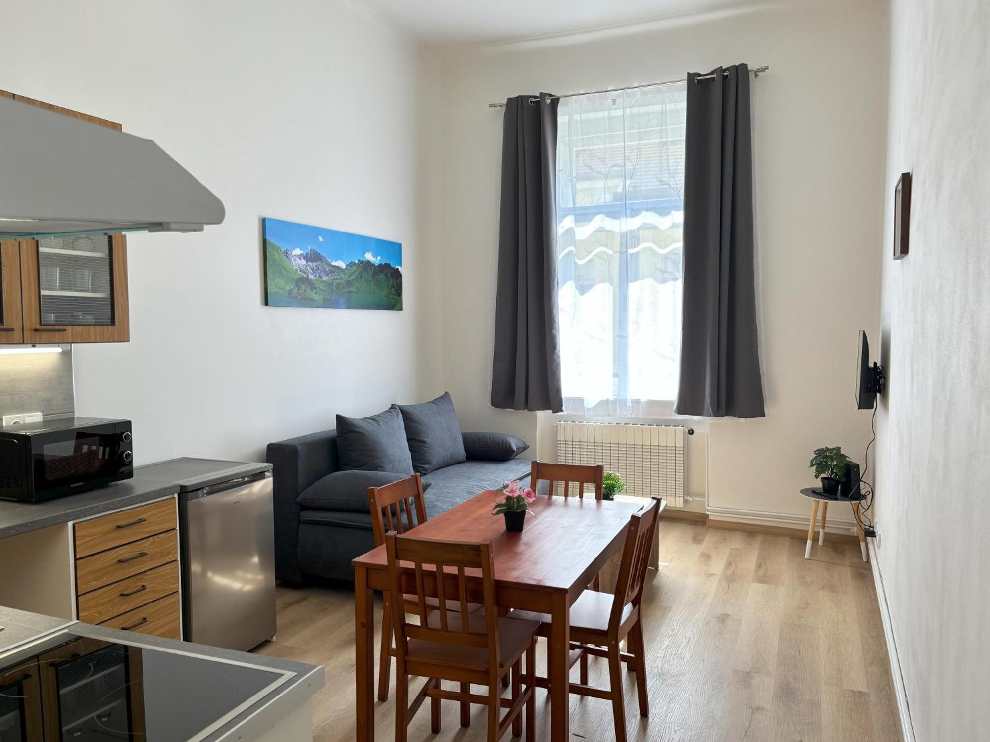 City Center & L'opera Gasthof 2*