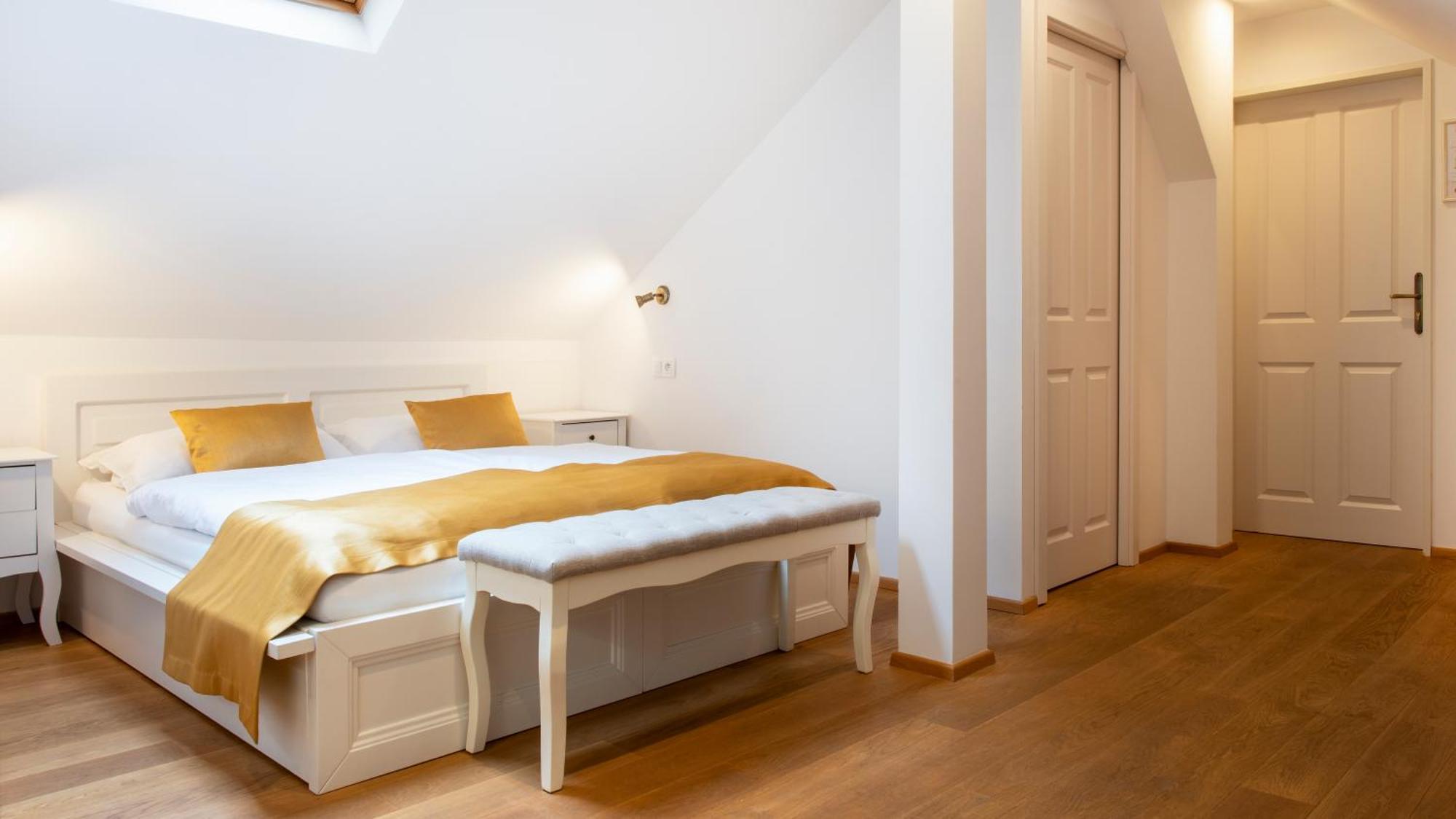 Beerland Chateaux - U Zlate Hrusky / At Golden Pear Bed & Breakfast Prag