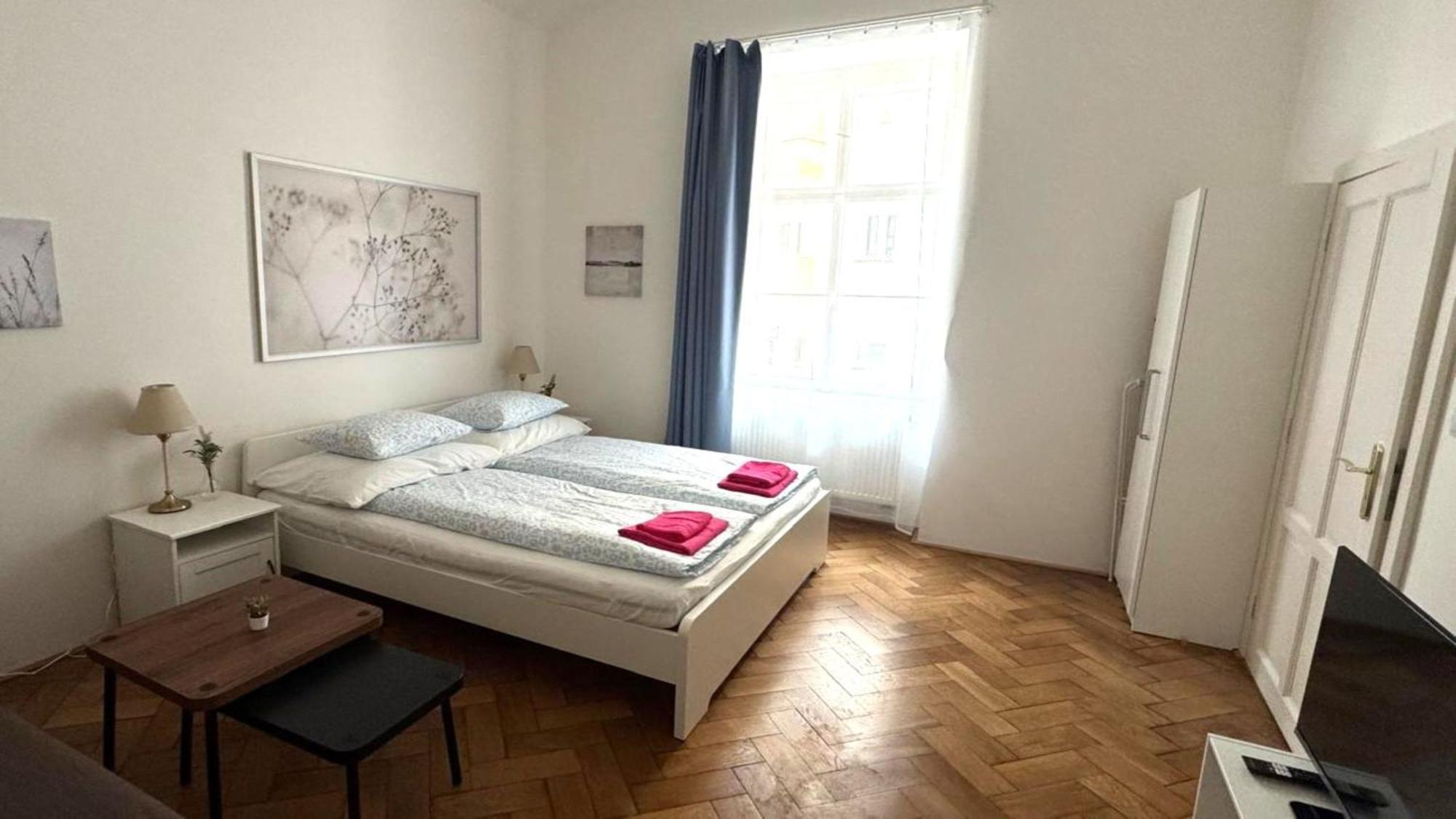Side Street Apartment Prag
