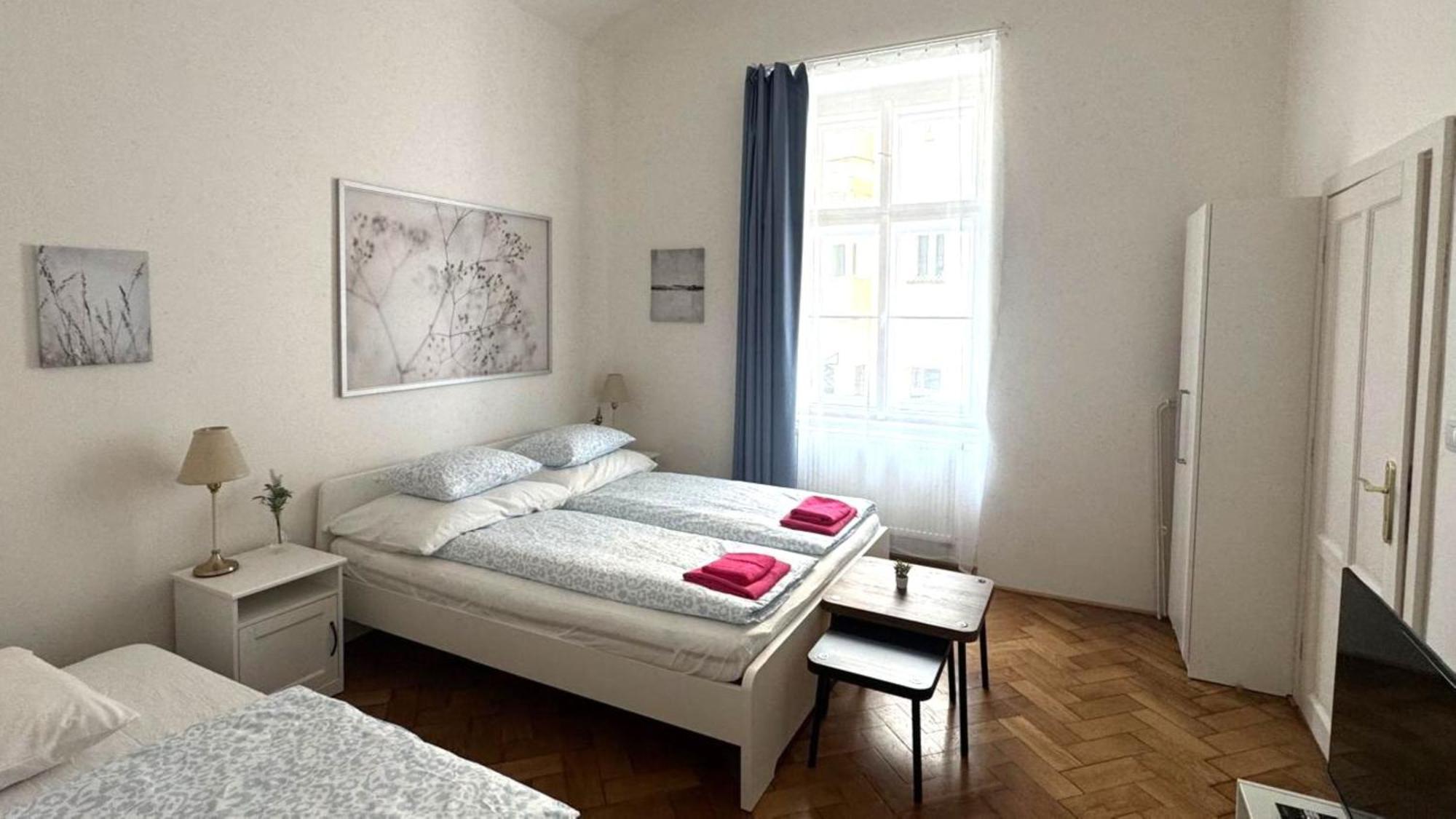 Apartment Side Street Prag