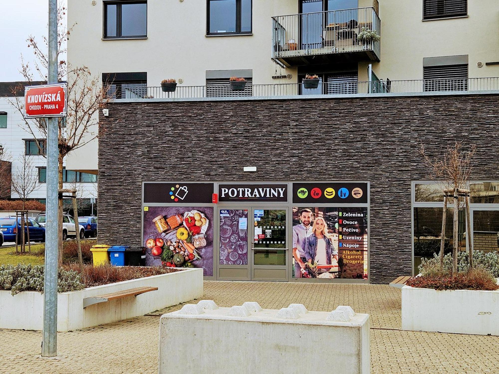 Live-inn Hotel-style 5 Apartments, 20 Mins To Centre, Gym, Reception, Free Parking, Lift, Roof Terrace & Game Apartment *
