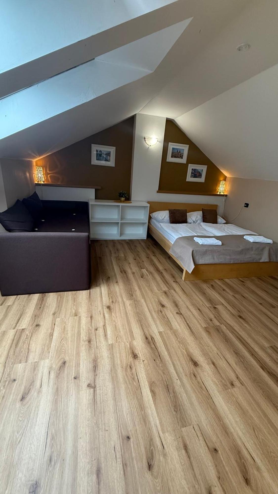 Central 3Bdr Penthouse With Terrace&Ac Prag