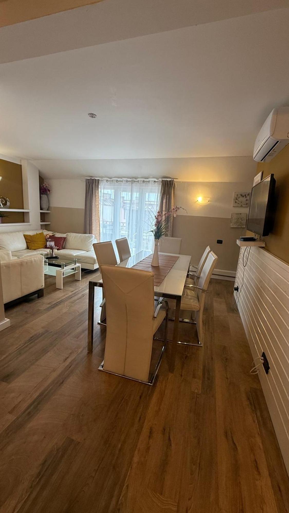 Central 3Bdr Penthouse With Terrace&Ac Lägenhet Prag