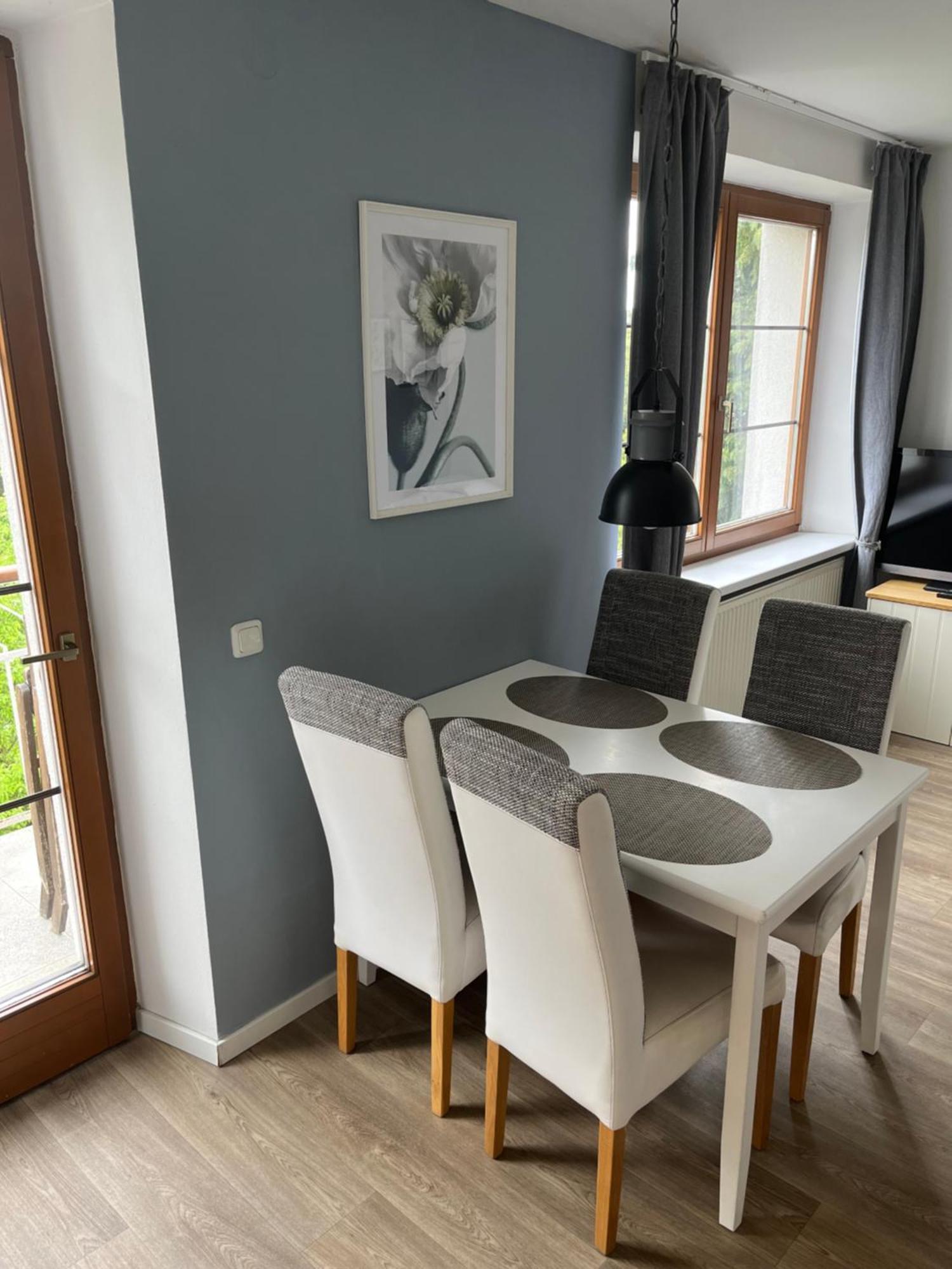 Sarka Apartment *