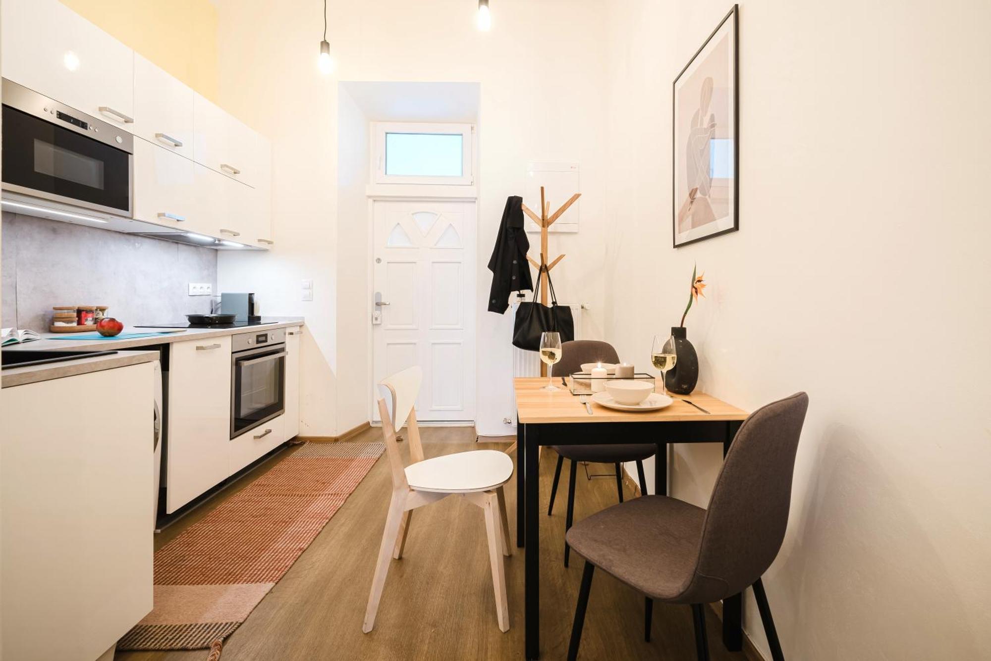Days - Sunlit 1bdr - Netflix - Yet Quiet - New Town Apartment
