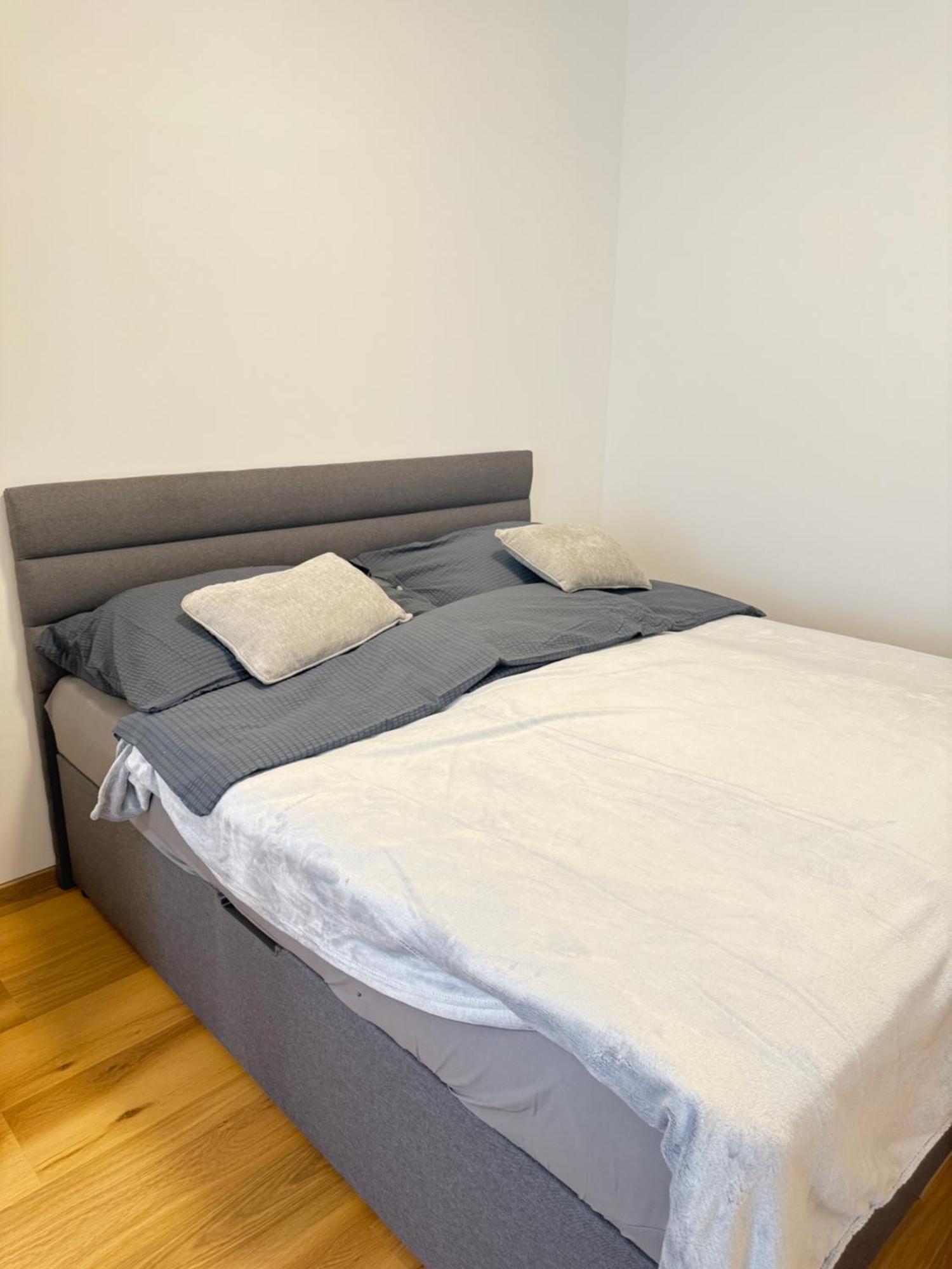 Riverside Apartment *