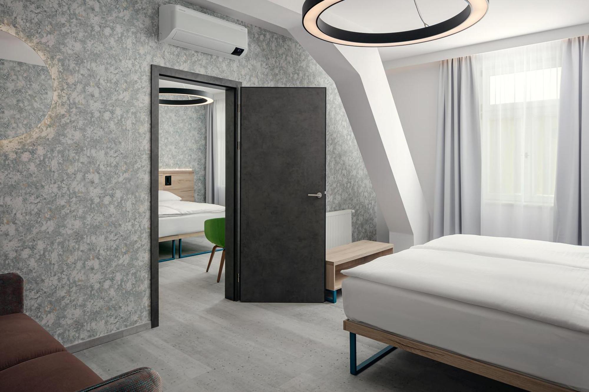 Ea Moment Self Check-in Hotel Praha