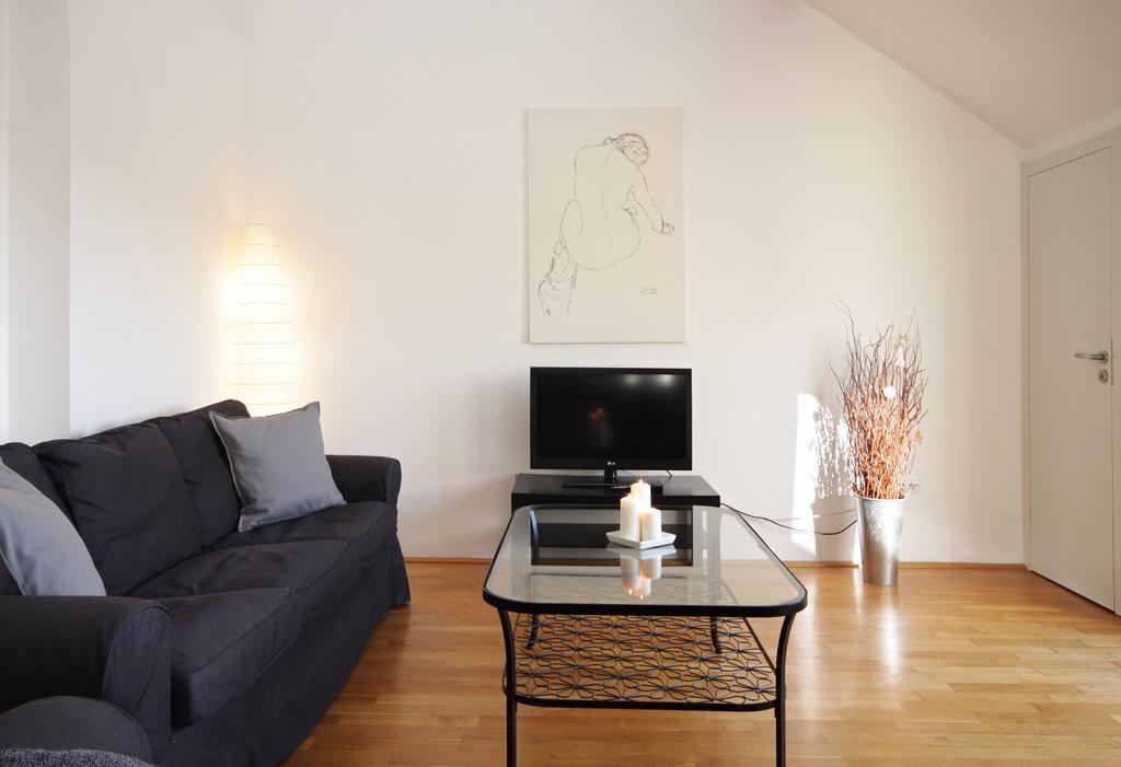 Vltava Penthouse Apartment *